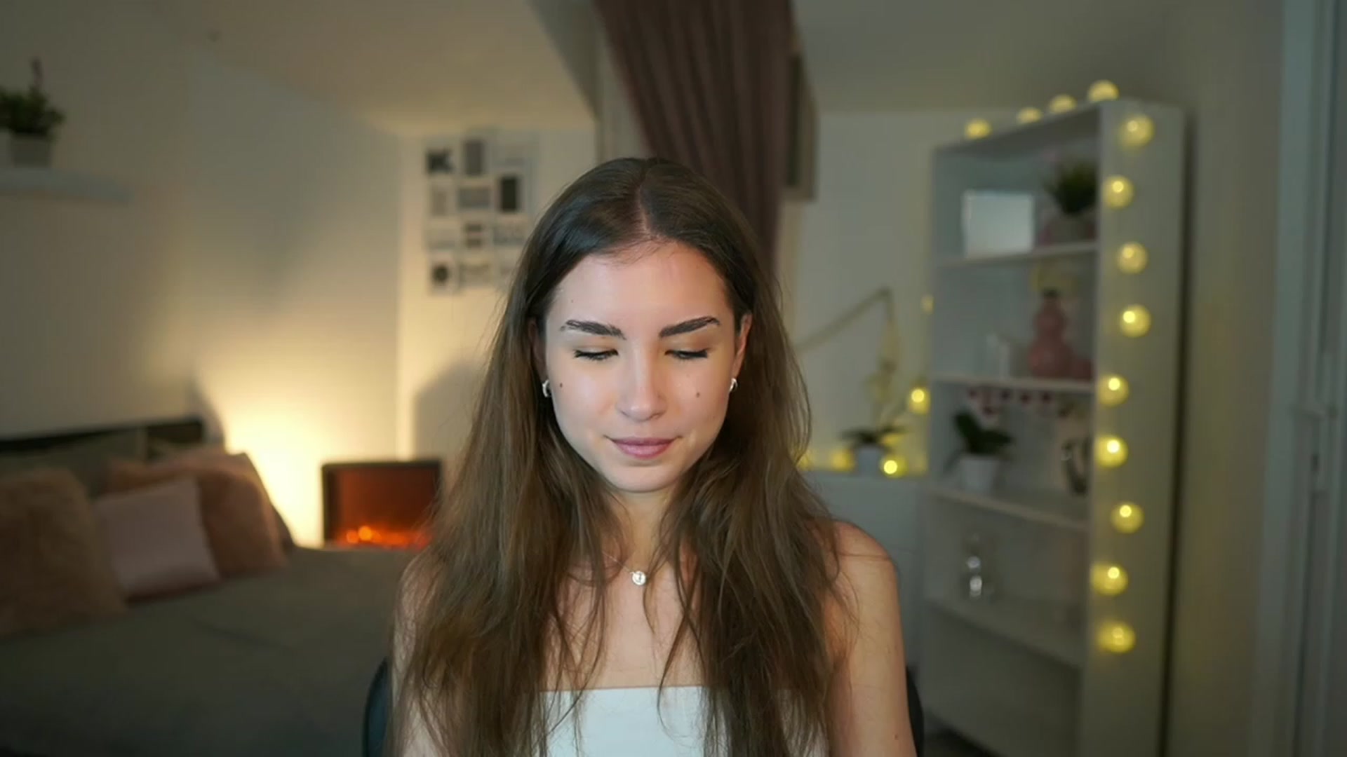 Gallery image thumbnail from Shy_jane's myfreecams stream on, 01/29/2023, 16:05 image 4 of 20