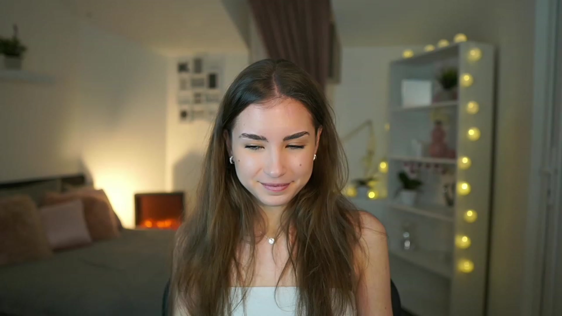 Gallery image thumbnail from Shy_jane's myfreecams stream on, 01/29/2023, 16:05 image 3 of 20