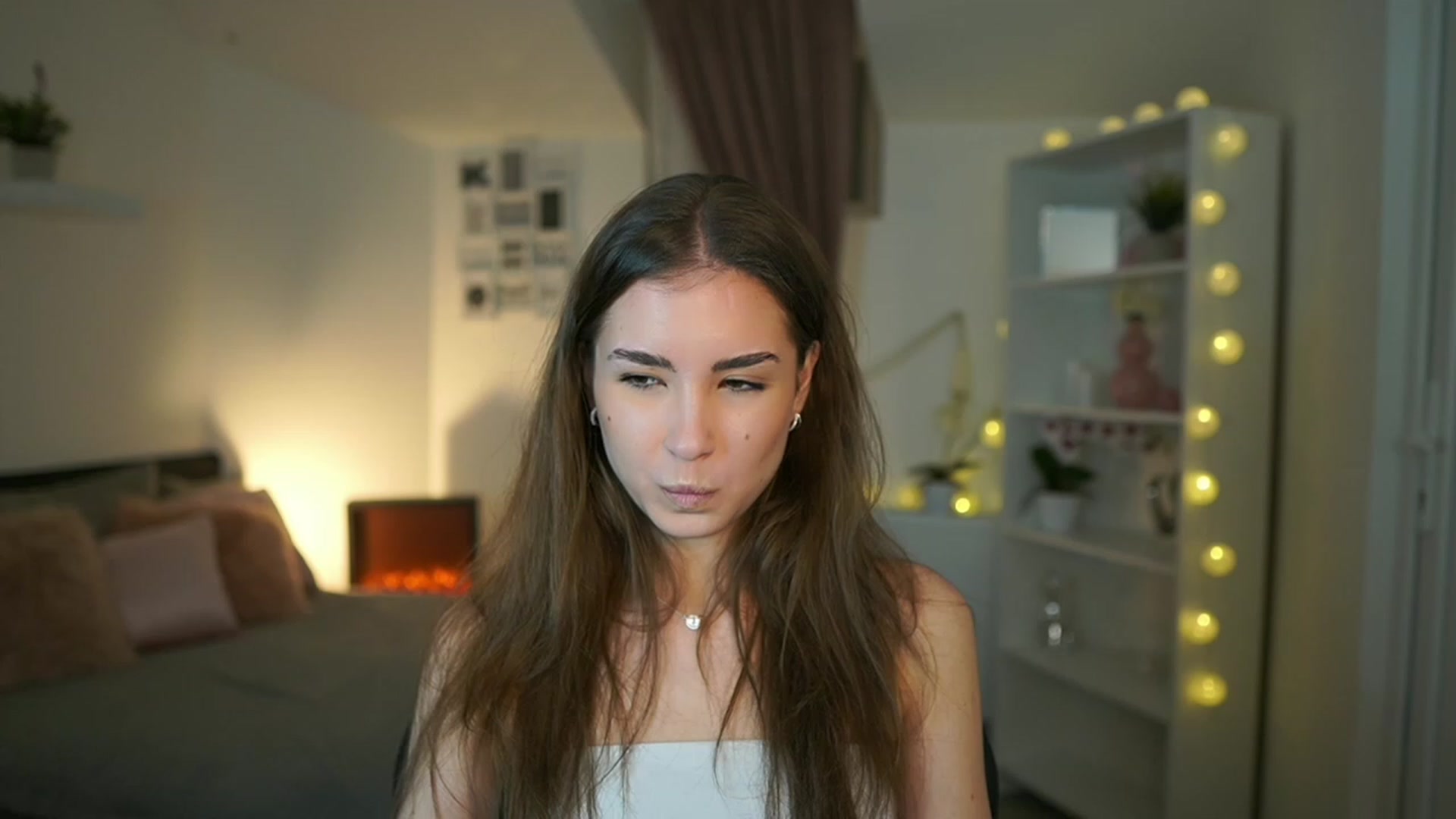 Gallery image thumbnail from Shy_jane's myfreecams stream on, 01/29/2023, 16:05 image 6 of 20