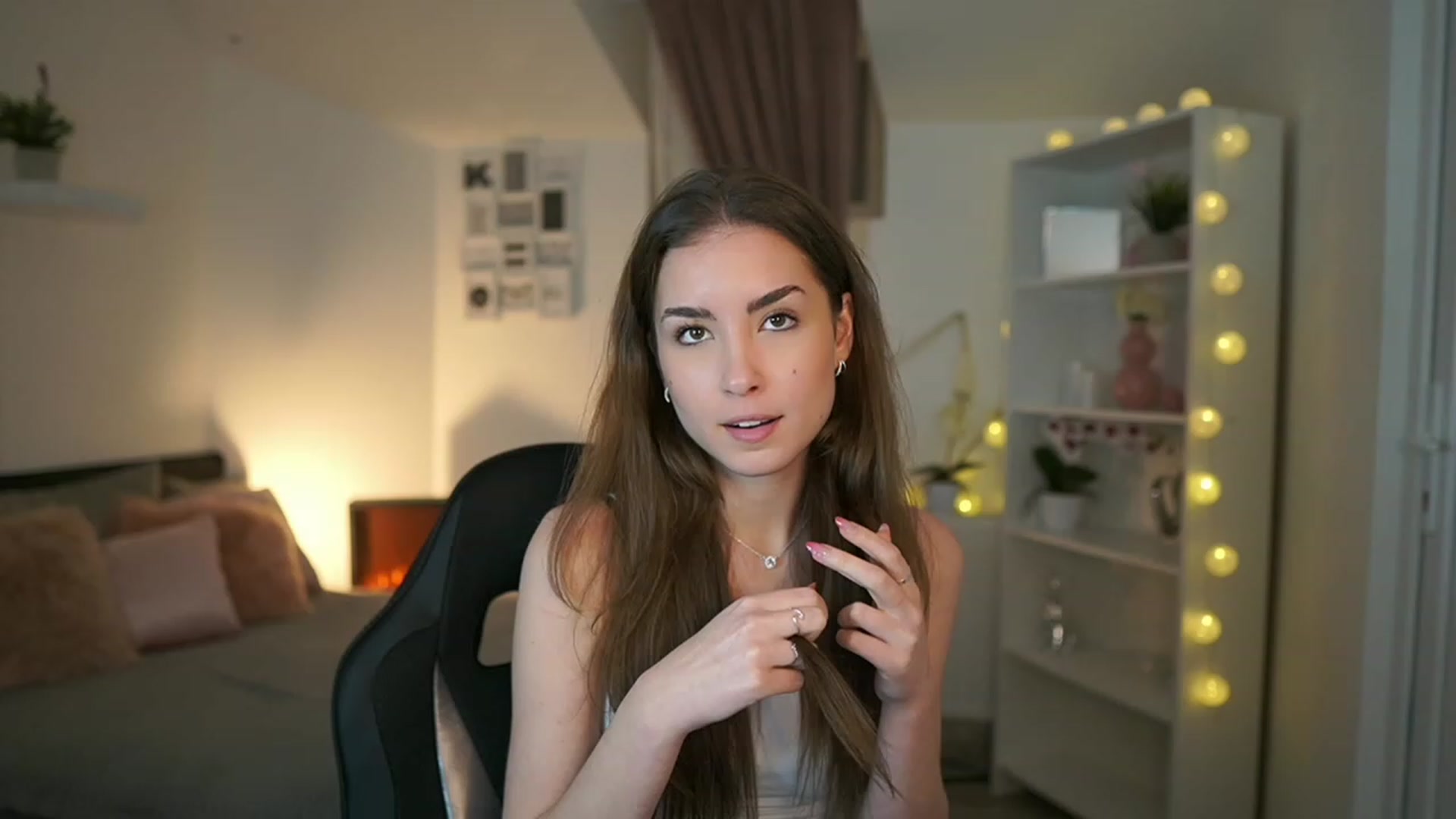 Gallery image thumbnail from Shy_jane's myfreecams stream on, 01/29/2023, 17:05 image 15 of 20