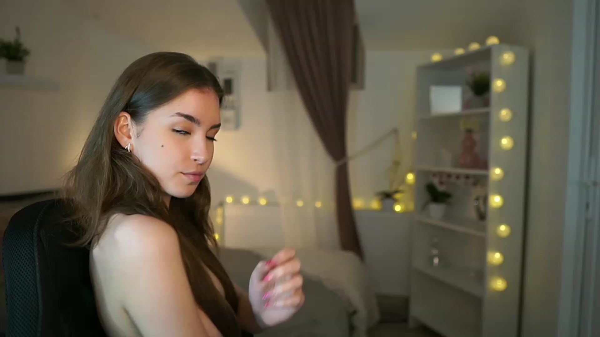 Gallery image thumbnail from Shy_jane's myfreecams stream on, 01/29/2023, 17:05 image 8 of 20