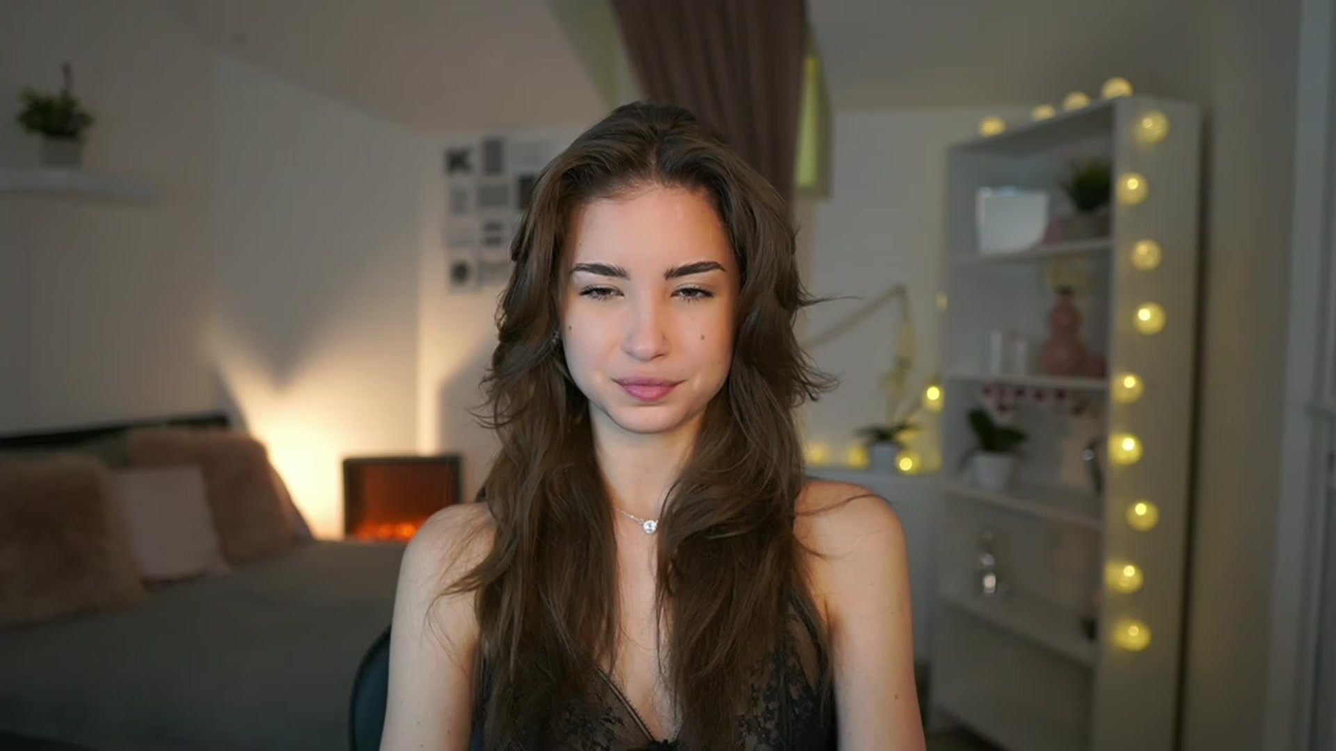 Gallery image thumbnail from Shy_jane's myfreecams stream on, 02/02/2023, 10:15 image 16 of 20