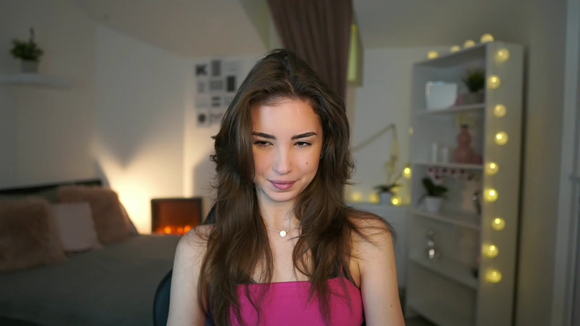 Gallery image thumbnail from Shy_jane's myfreecams stream on, 02/02/2023, 10:15 image 4 of 20