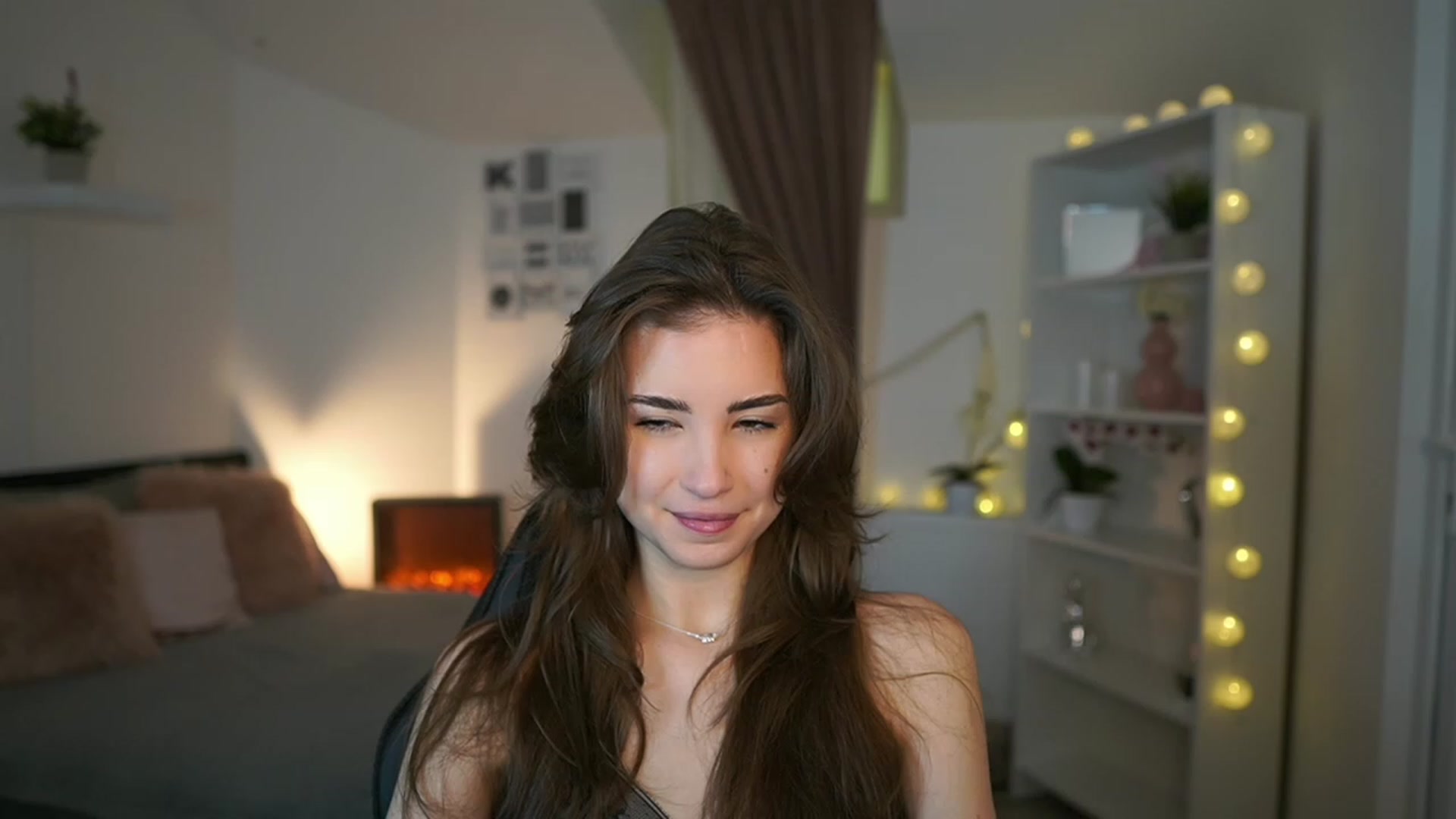 Gallery image thumbnail from Shy_jane's myfreecams stream on, 02/02/2023, 10:15 image 8 of 20
