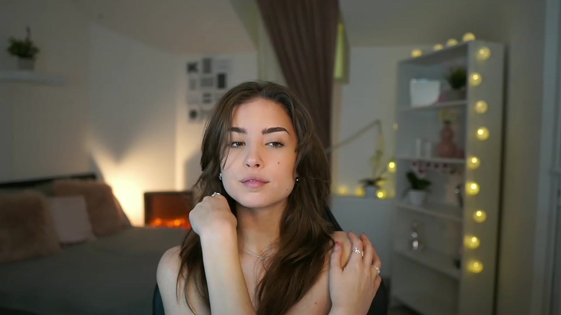 Gallery image thumbnail from Shy_jane's myfreecams stream on, 02/02/2023, 10:15 image 18 of 20