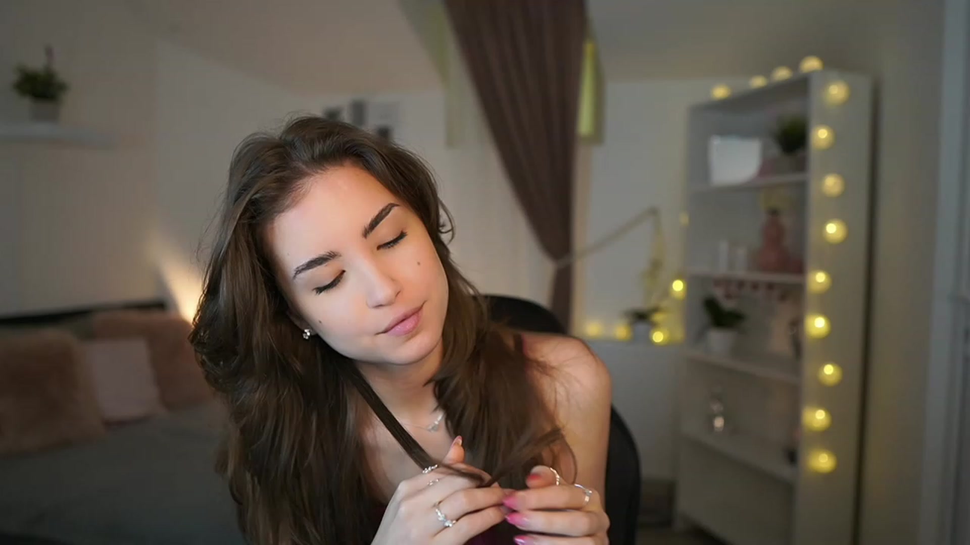 Gallery image thumbnail from Shy_jane's myfreecams stream on, 02/02/2023, 11:21 image 5 of 20