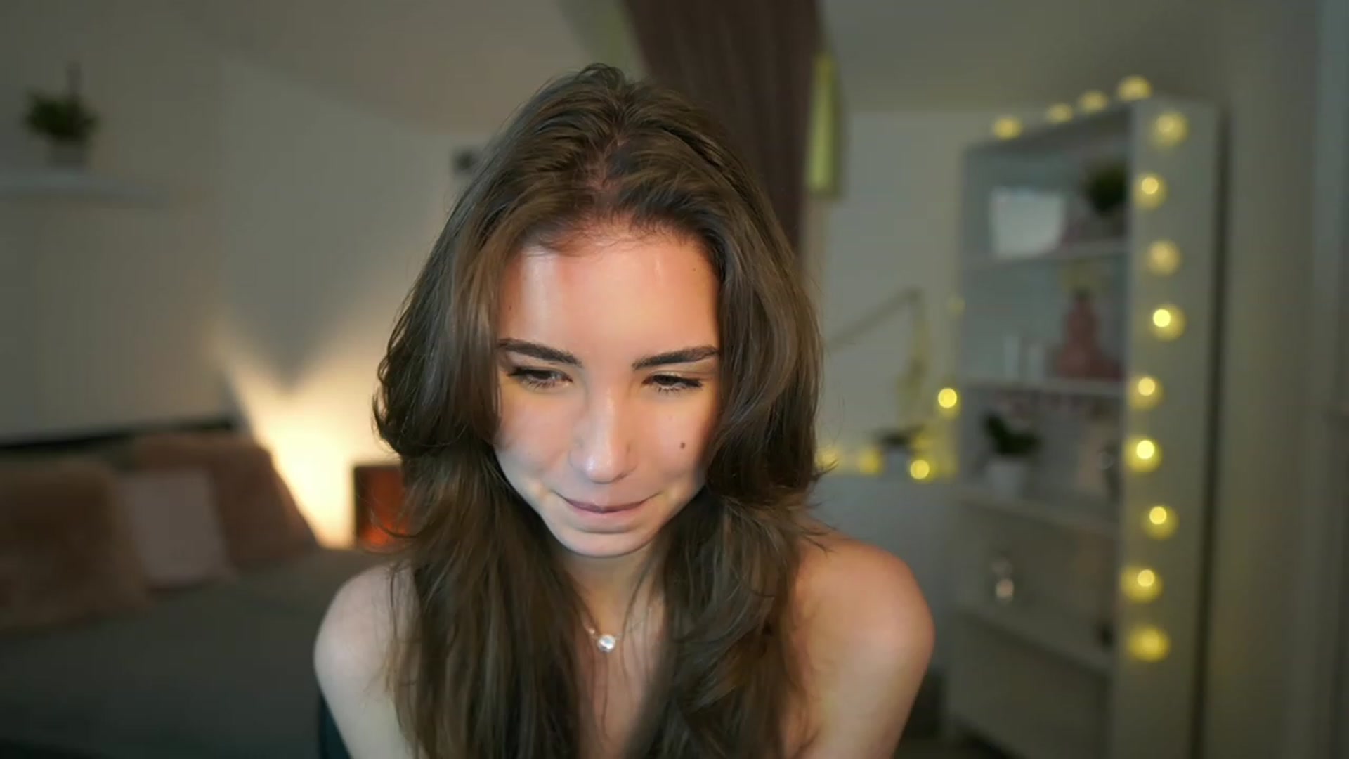 Gallery image thumbnail from Shy_jane's myfreecams stream on, 02/02/2023, 14:47 image 7 of 20