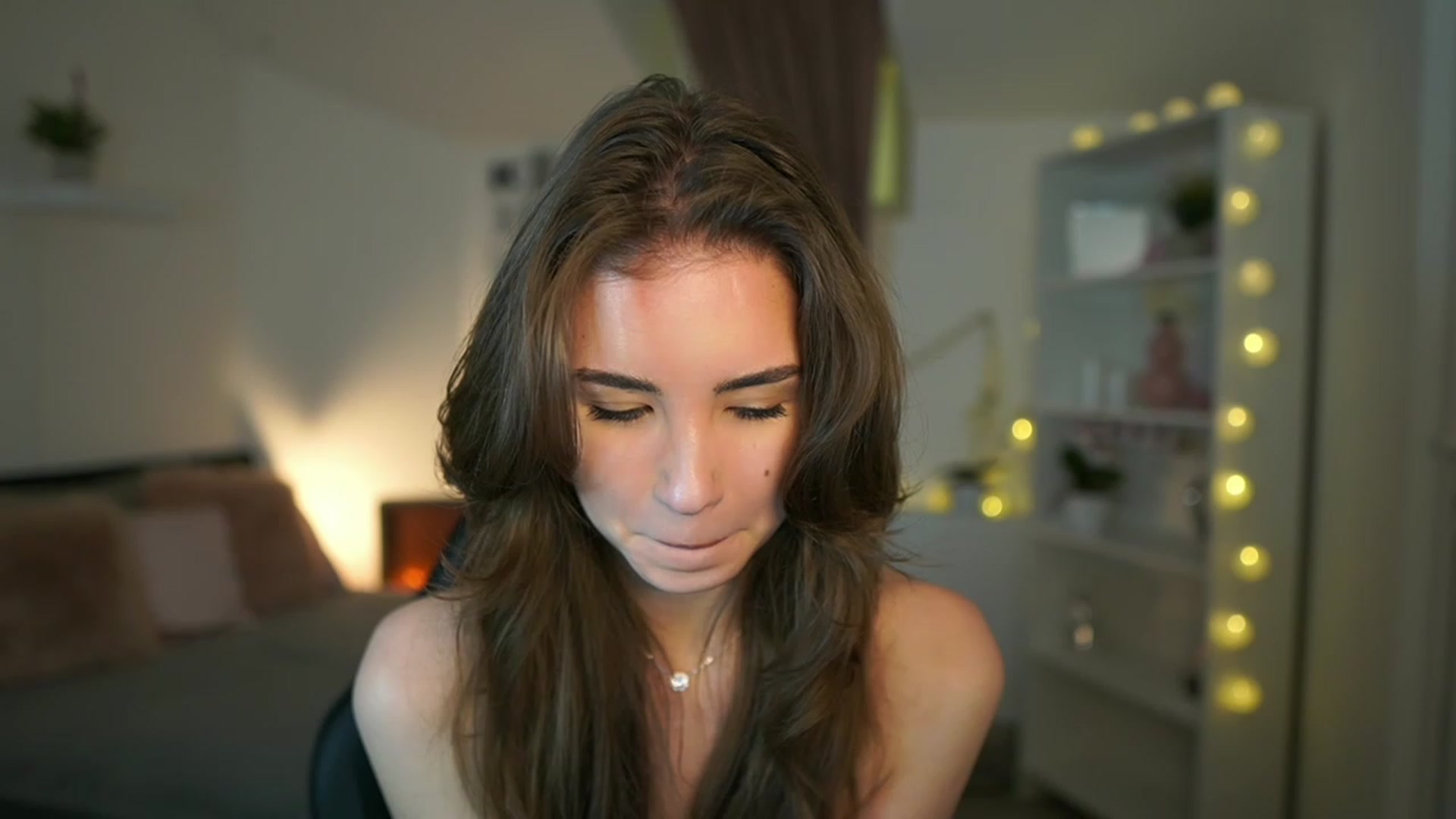 Gallery image thumbnail from Shy_jane's myfreecams stream on, 02/02/2023, 14:47 image 8 of 20