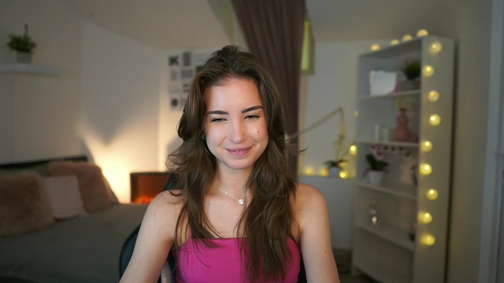 Gallery image thumbnail from Shy_jane's myfreecams stream on, 02/02/2023, 17:13 image 10 of 20