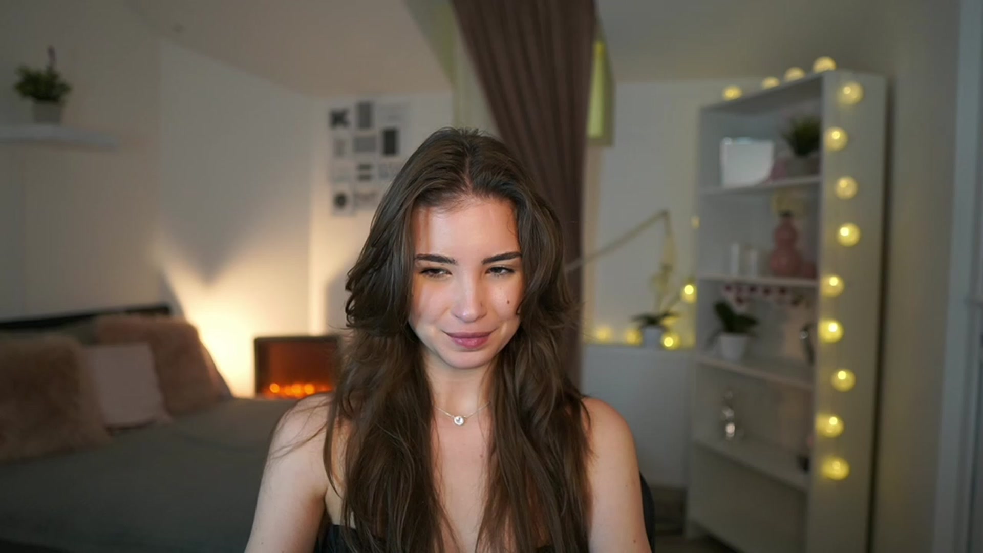 Gallery image thumbnail from Shy_jane's myfreecams stream on, 02/02/2023, 17:13 image 4 of 20
