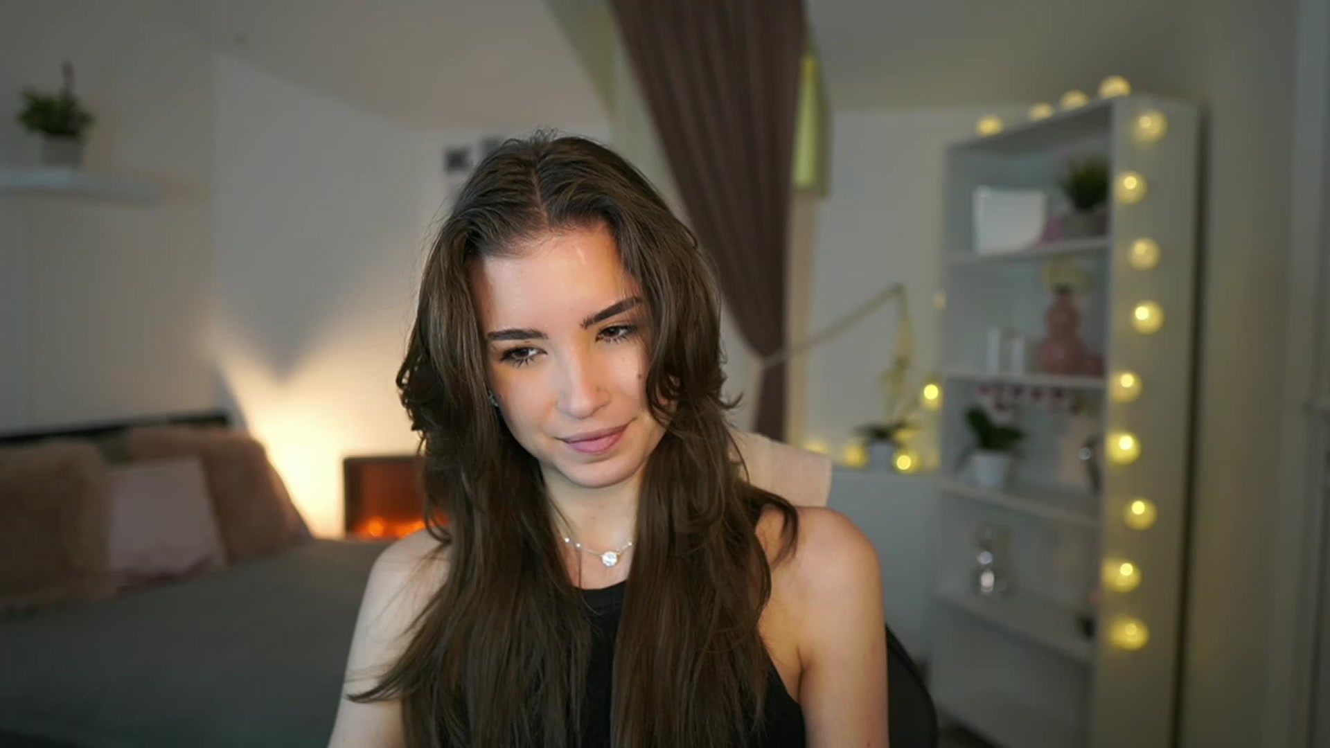 Gallery image thumbnail from Shy_jane's myfreecams stream on, 02/03/2023, 13:29 image 11 of 20