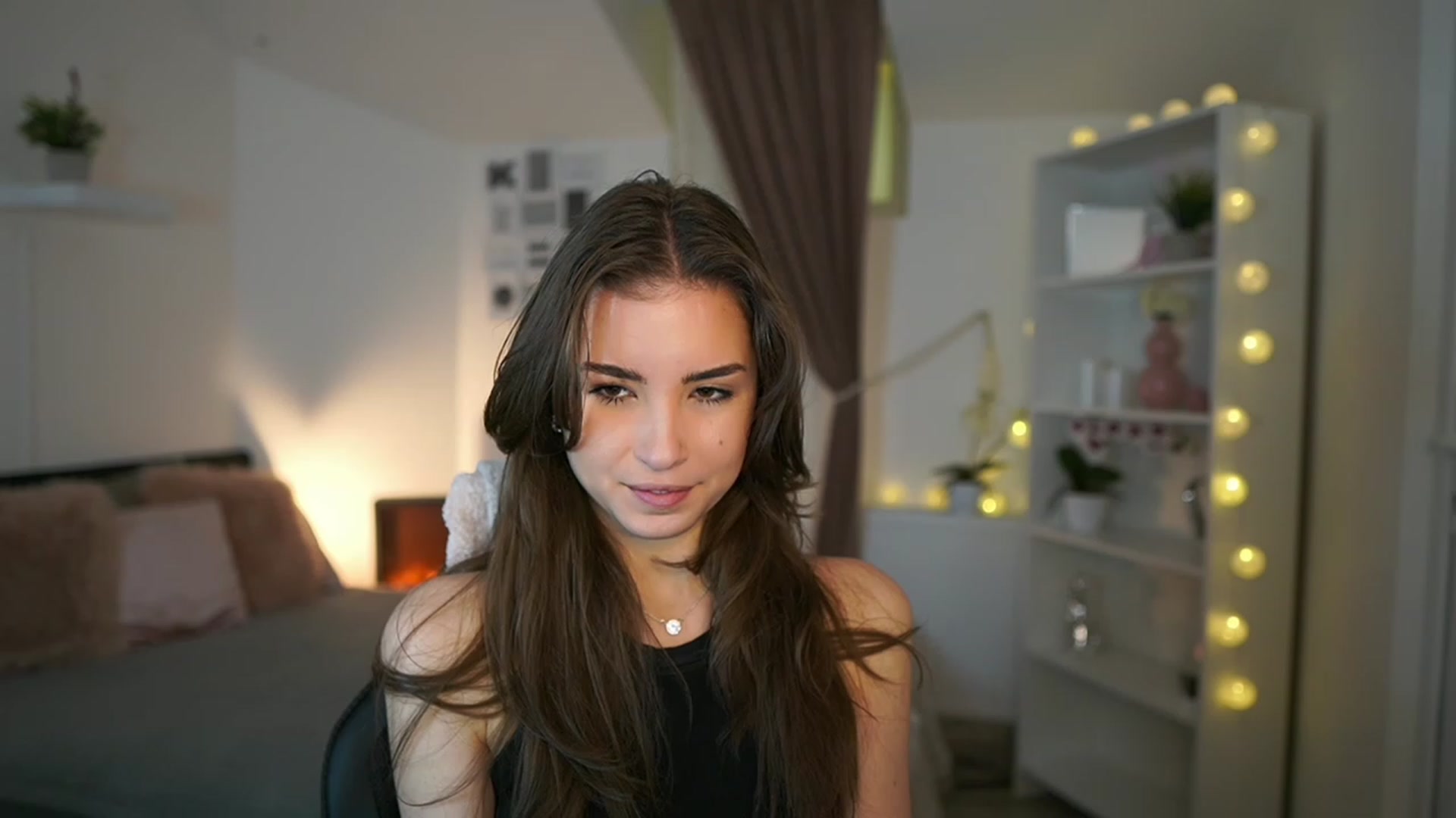 Gallery image thumbnail from Shy_jane's myfreecams stream on, 02/03/2023, 13:29 image 1 of 20