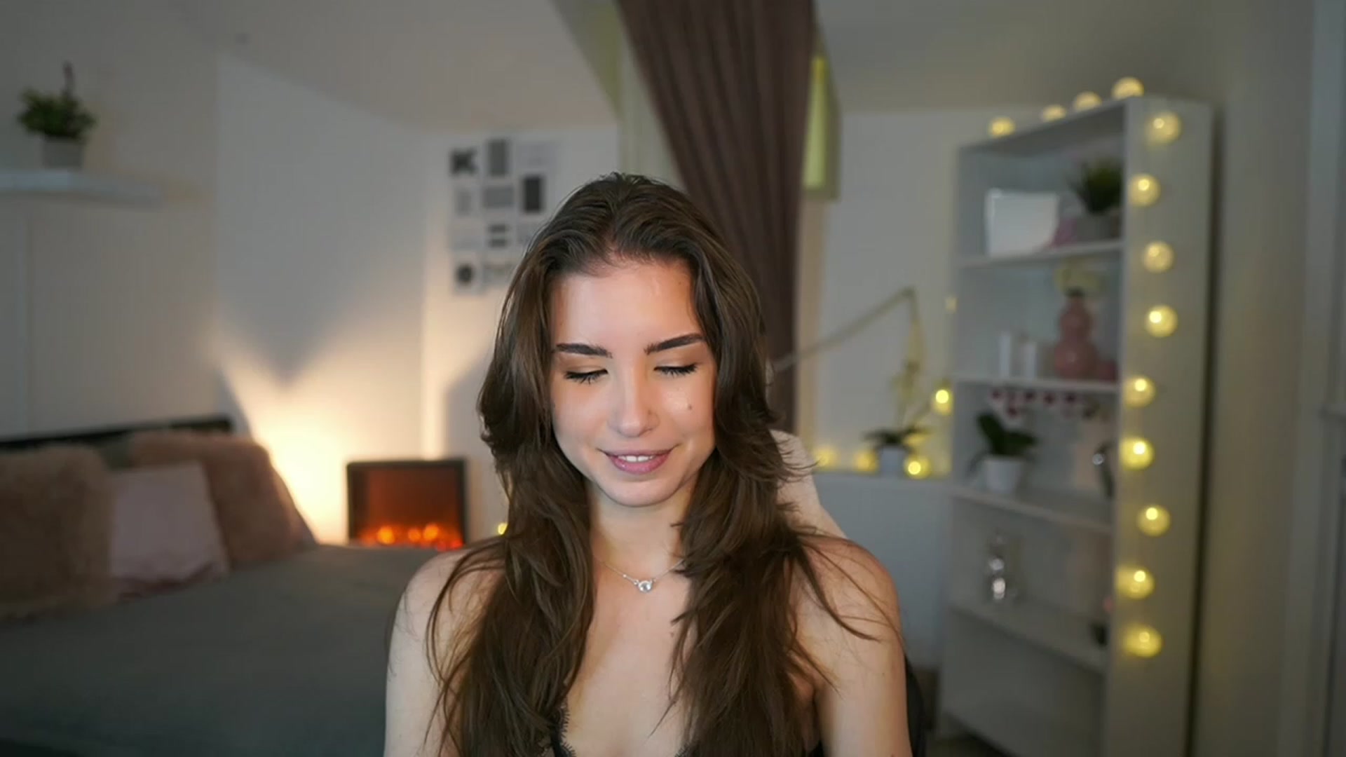 Gallery image thumbnail from Shy_jane's myfreecams stream on, 02/03/2023, 14:12 image 17 of 20