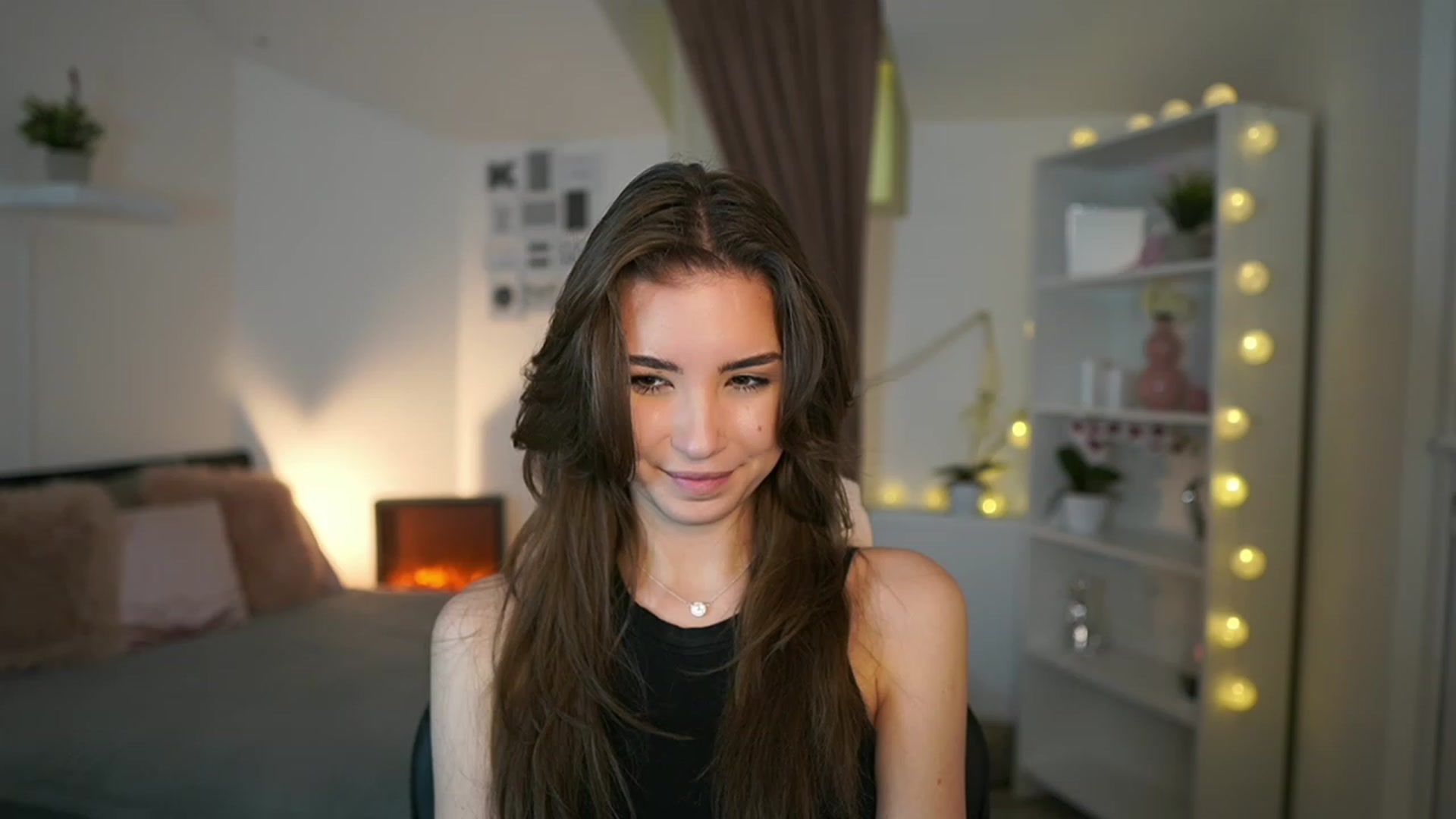 Gallery image thumbnail from Shy_jane's myfreecams stream on, 02/03/2023, 14:12 image 3 of 20