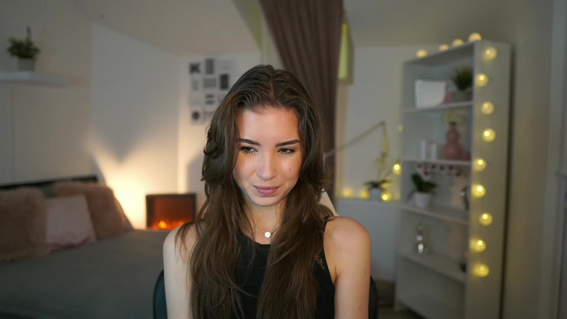 Gallery image thumbnail from Shy_jane's myfreecams stream on, 02/03/2023, 14:12 image 8 of 20