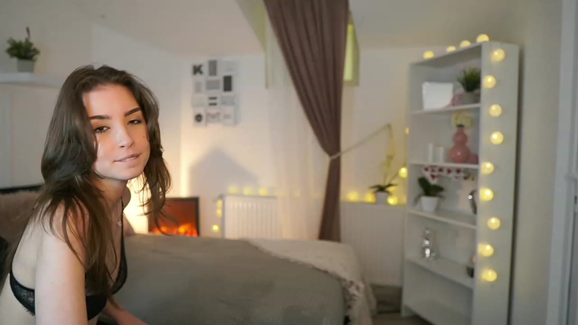 Gallery image thumbnail from Shy_jane's myfreecams stream on, 02/03/2023, 16:10 image 12 of 20