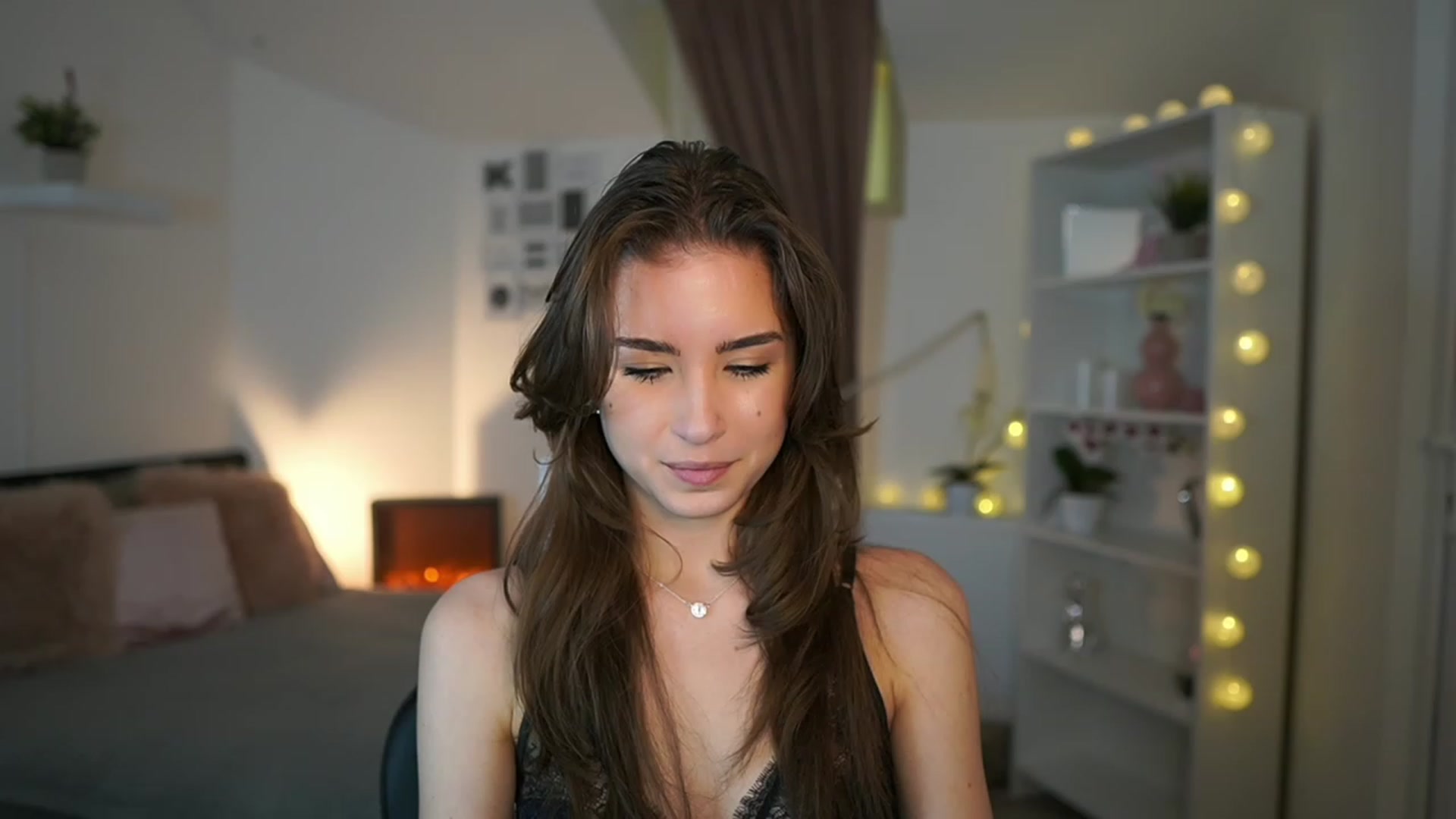 Gallery image thumbnail from Shy_jane's myfreecams stream on, 02/03/2023, 16:10 image 13 of 20
