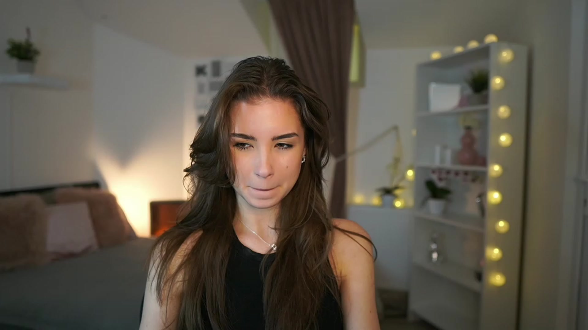 Gallery image thumbnail from Shy_jane's myfreecams stream on, 02/03/2023, 16:10 image 3 of 20