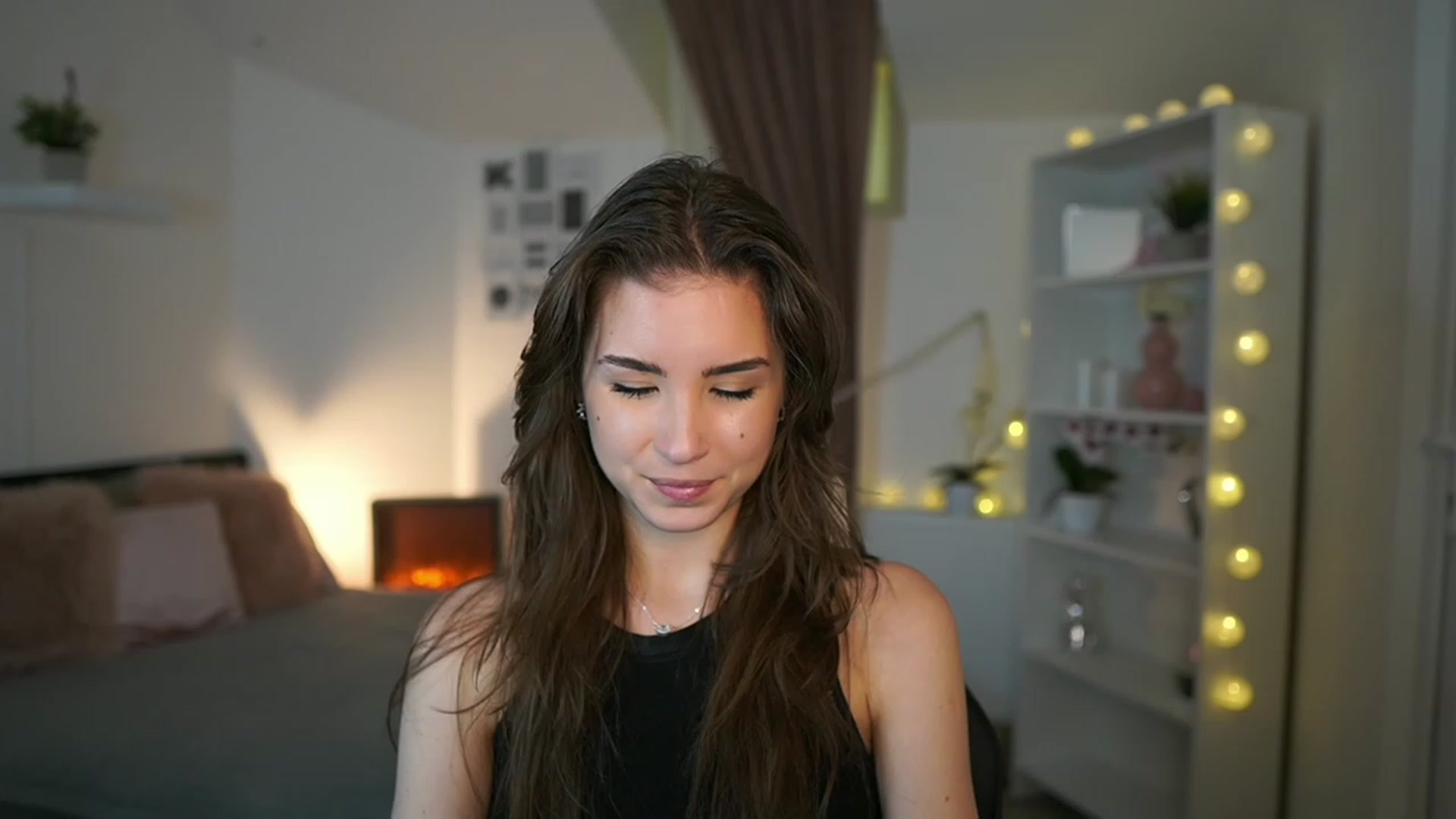 Gallery image thumbnail from Shy_jane's myfreecams stream on, 02/03/2023, 17:00 image 6 of 20