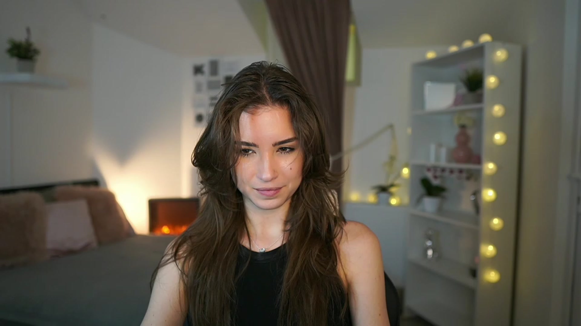 Gallery image thumbnail from Shy_jane's myfreecams stream on, 02/03/2023, 17:00 image 2 of 20