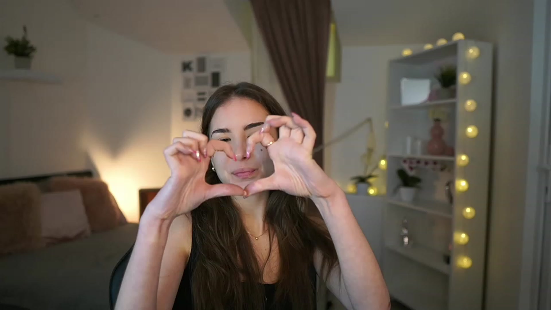 Gallery image thumbnail from Shy_jane's myfreecams stream on, 02/05/2023, 15:09 image 11 of 20
