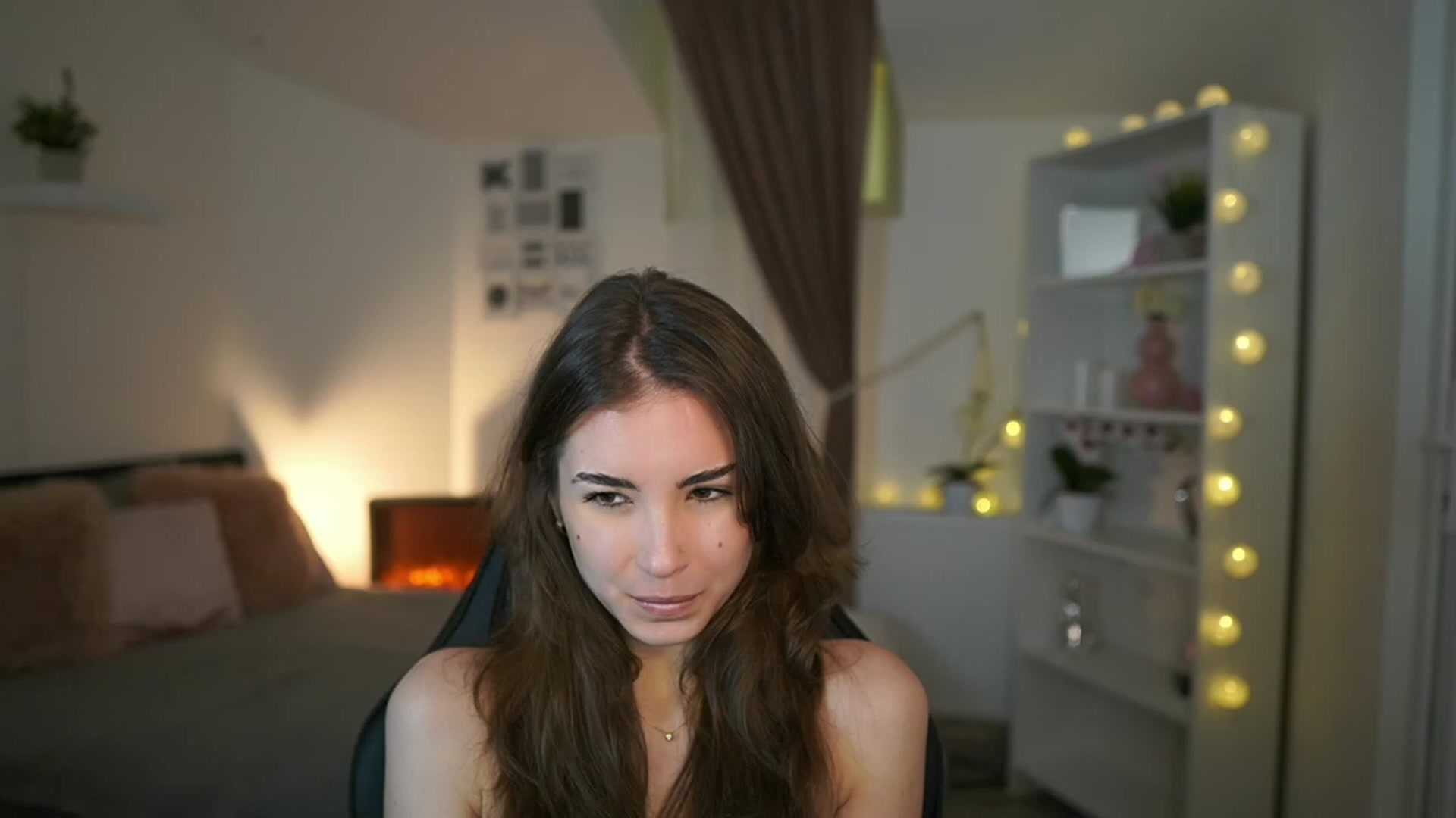 Gallery image thumbnail from Shy_jane's myfreecams stream on, 02/05/2023, 15:09 image 19 of 20