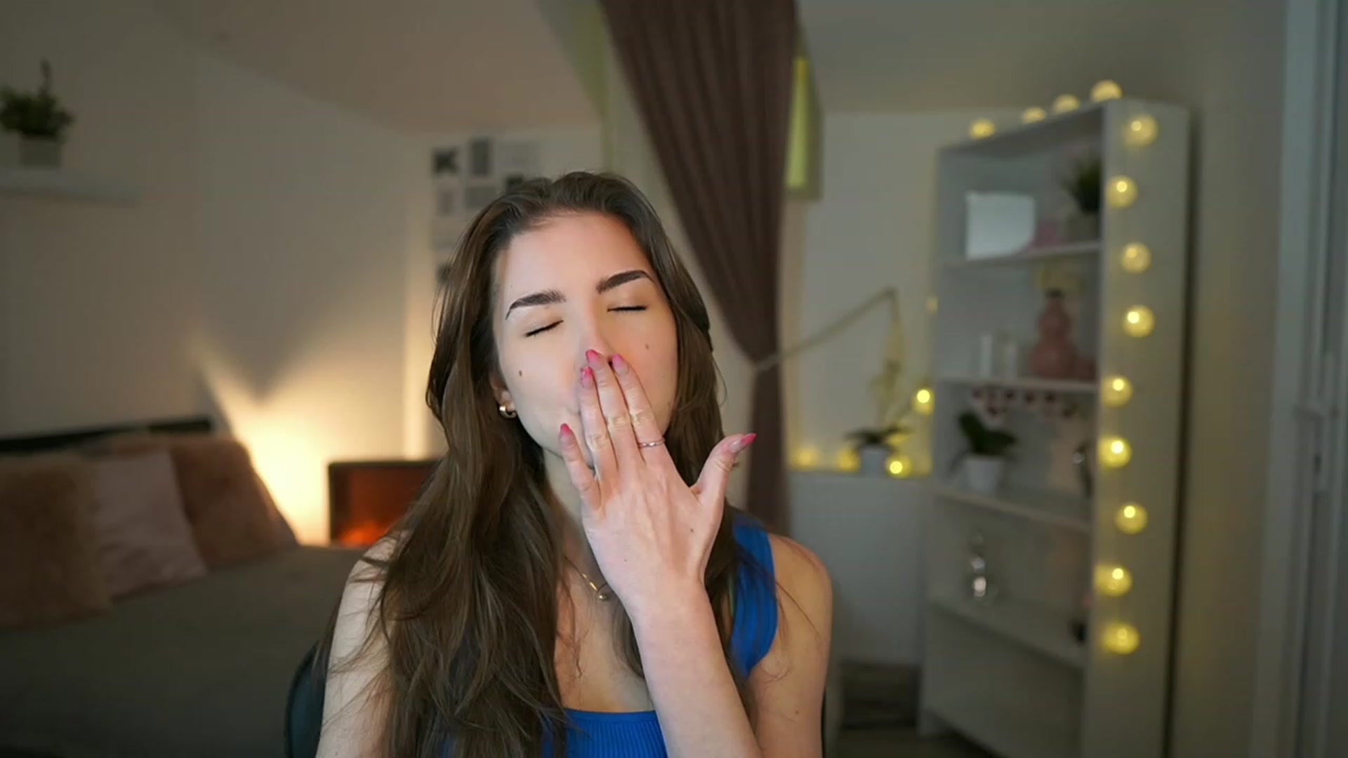 Gallery image thumbnail from Shy_jane's myfreecams stream on, 02/06/2023, 17:10 image 2 of 20