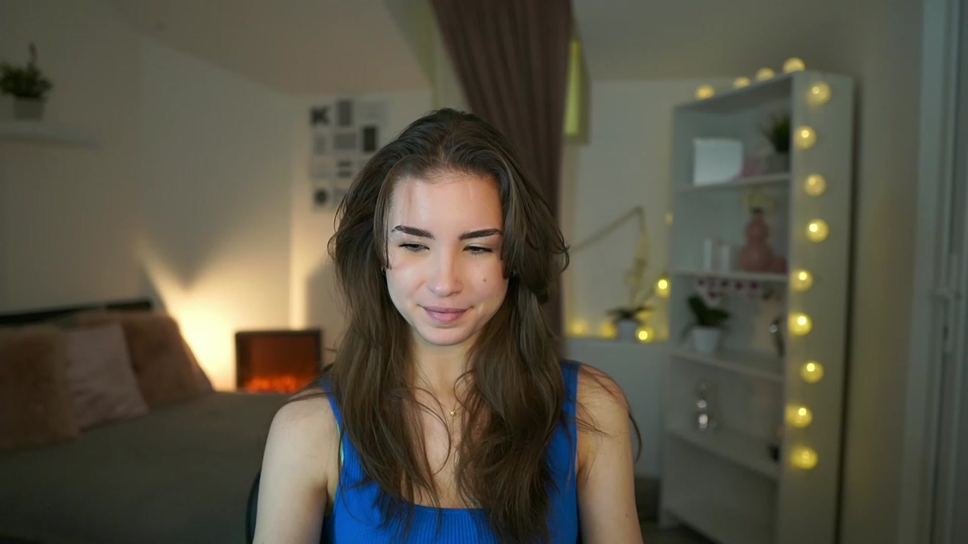 Gallery image thumbnail from Shy_jane's myfreecams stream on, 02/06/2023, 18:09 image 3 of 20