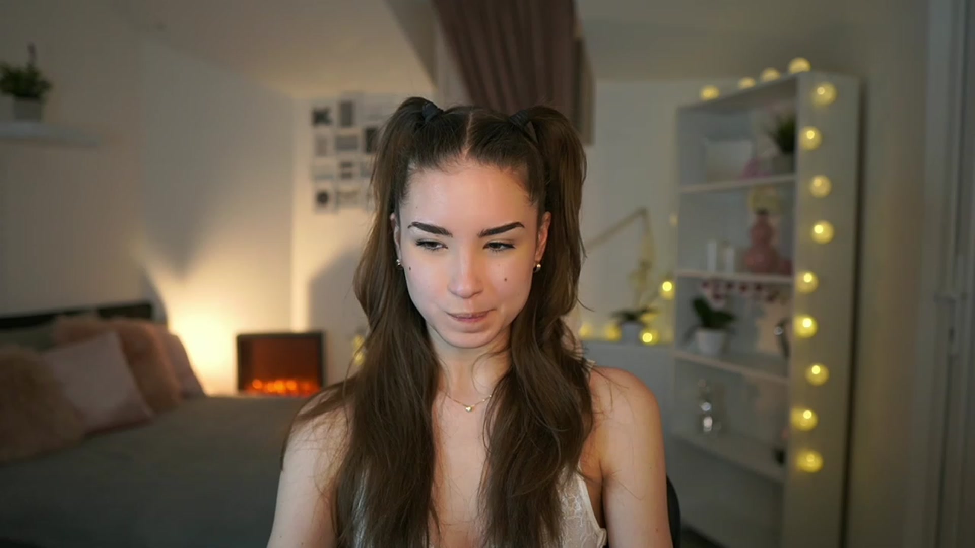 Gallery image thumbnail from Shy_jane's myfreecams stream on, 02/07/2023, 15:41 image 16 of 20
