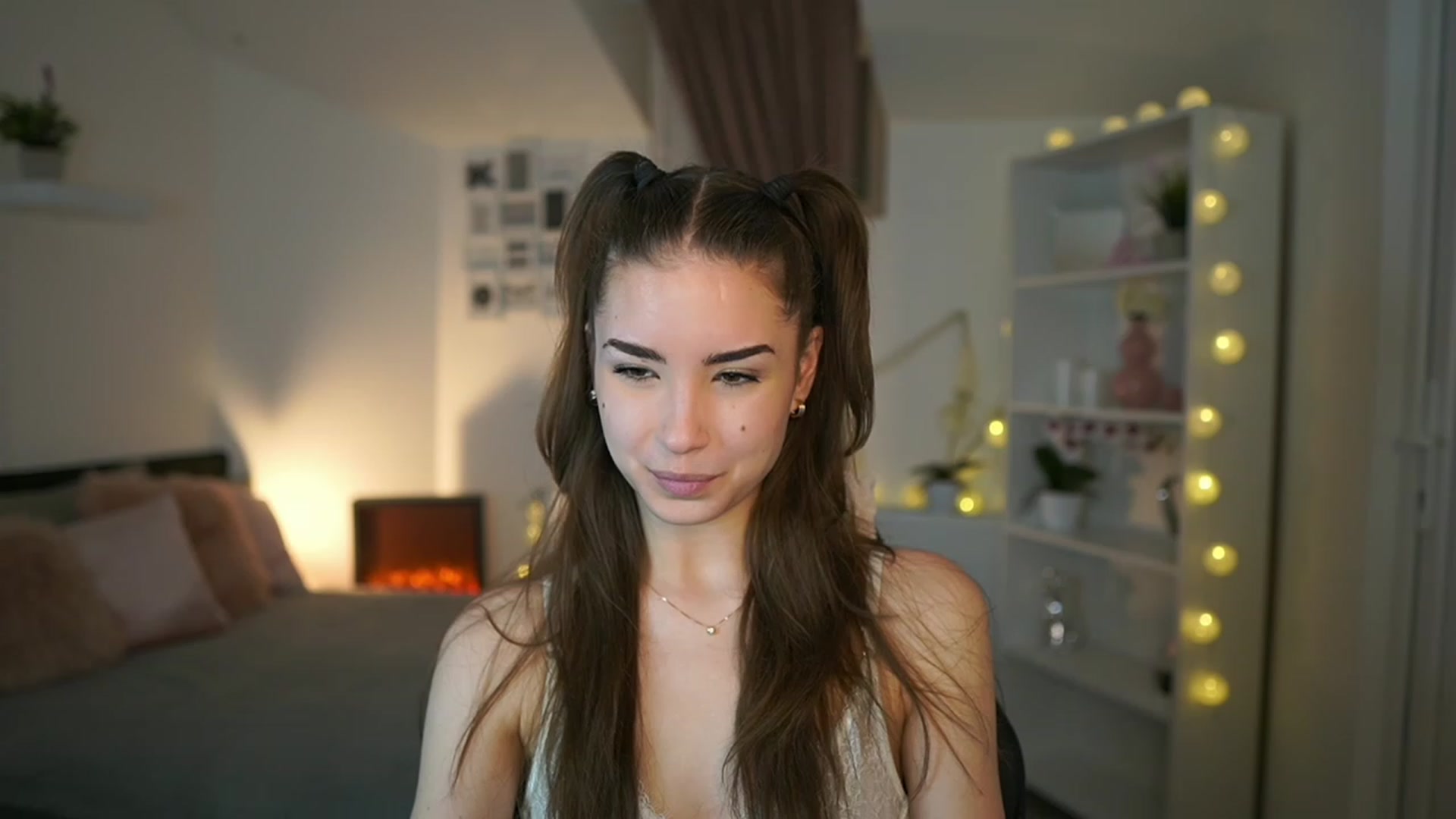Gallery image thumbnail from Shy_jane's myfreecams stream on, 02/07/2023, 15:41 image 14 of 20