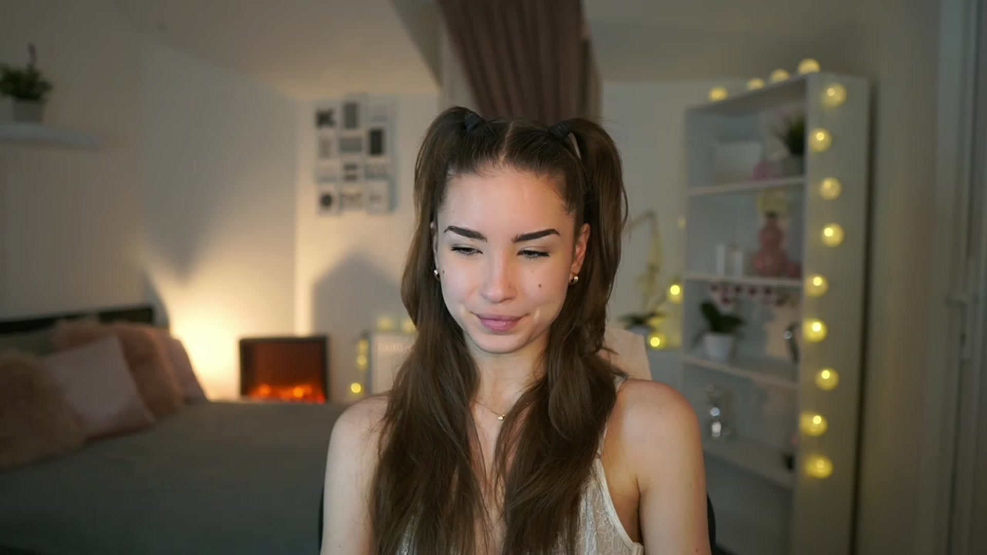 Gallery image thumbnail from Shy_jane's myfreecams stream on, 02/07/2023, 15:41 image 11 of 20