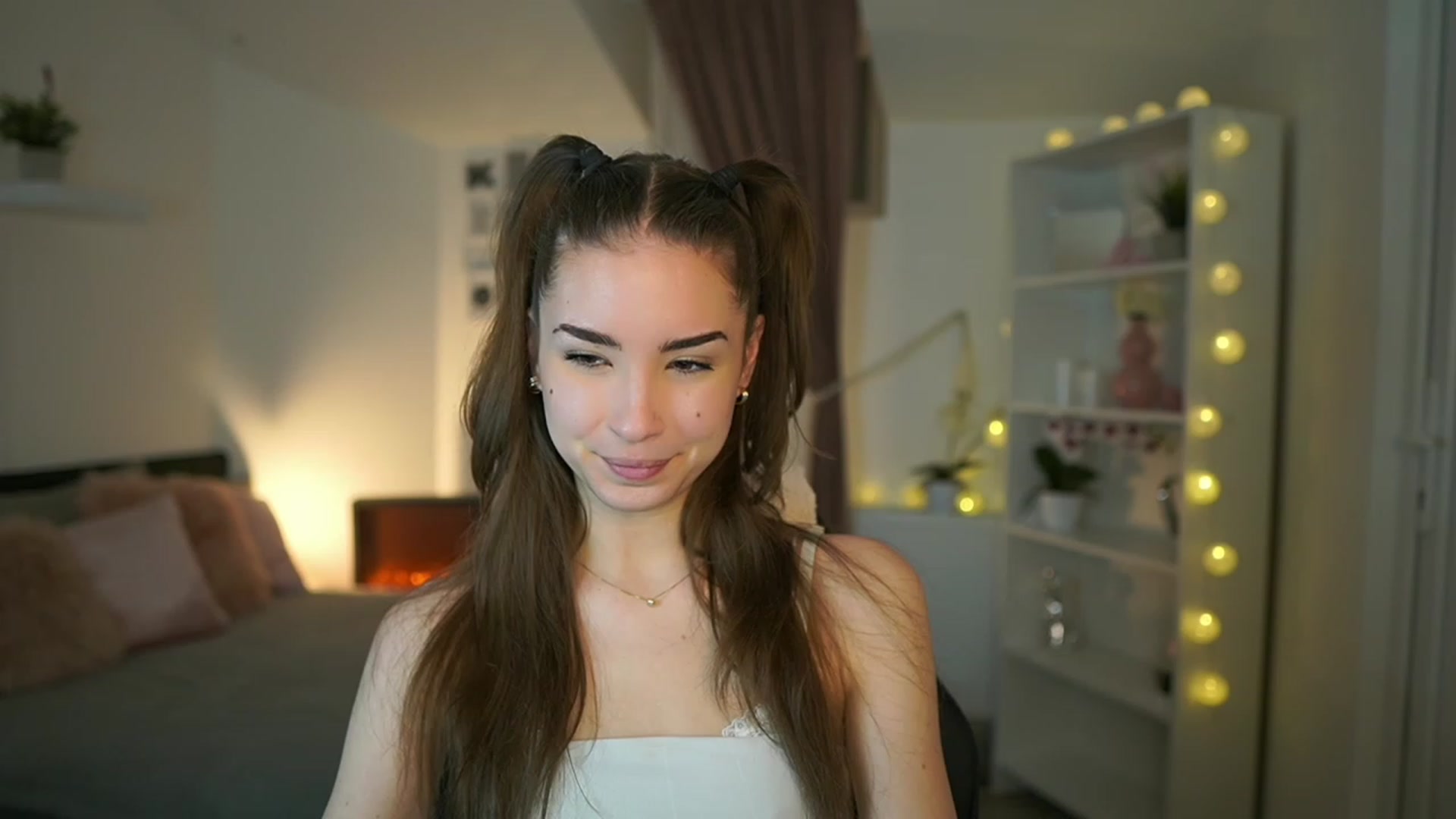 Gallery image thumbnail from Shy_jane's myfreecams stream on, 02/07/2023, 15:41 image 19 of 20