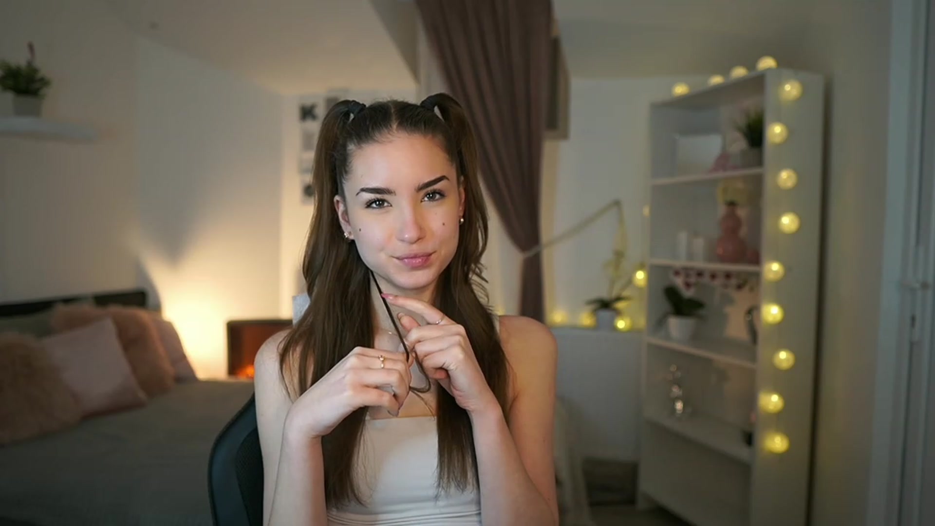 Gallery image thumbnail from Shy_jane's myfreecams stream on, 02/07/2023, 16:18 image 7 of 20