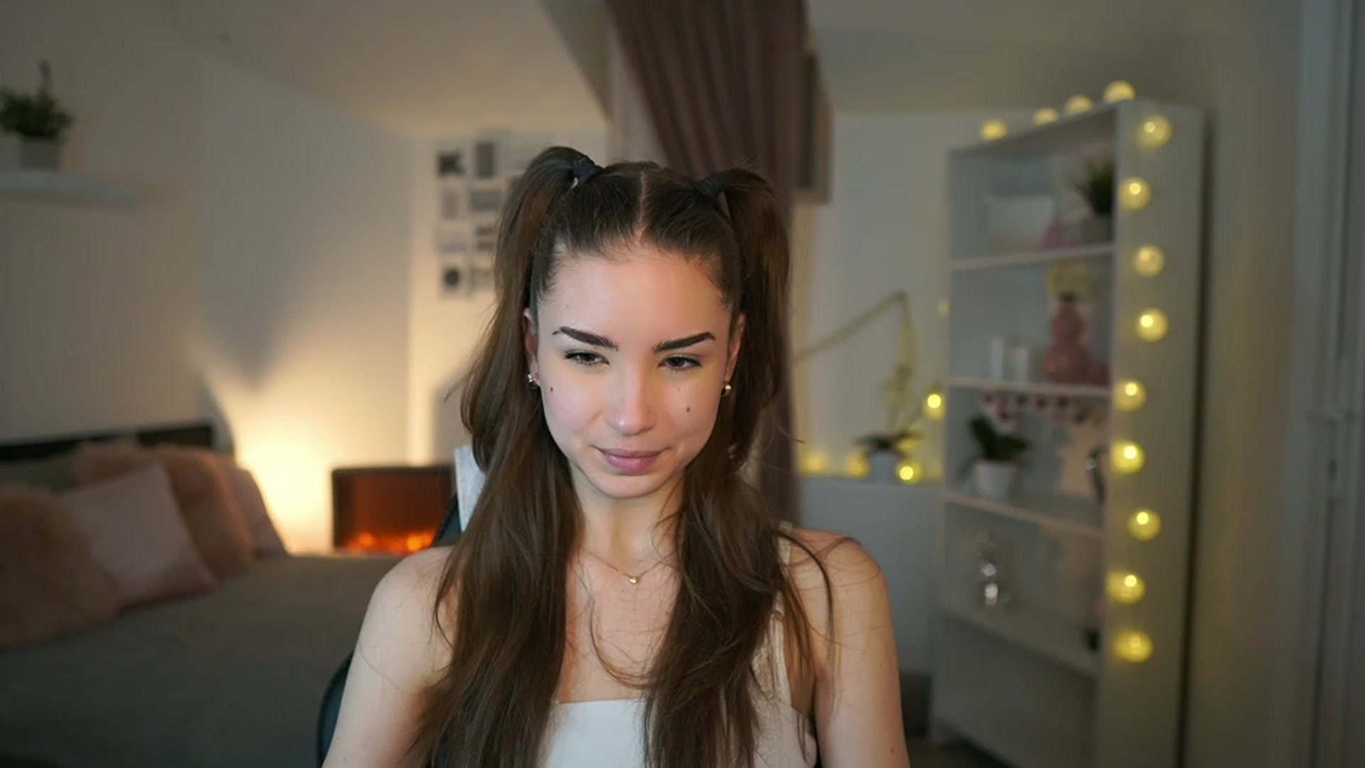 Gallery image thumbnail from Shy_jane's myfreecams stream on, 02/07/2023, 16:18 image 4 of 20