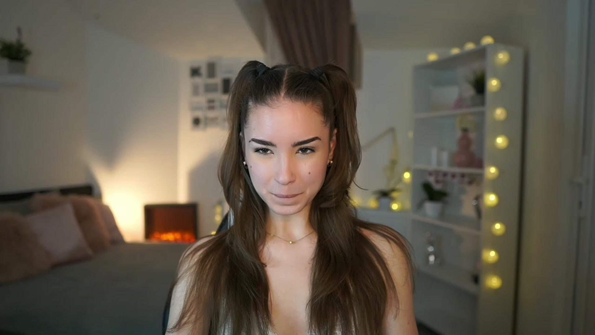 Gallery image thumbnail from Shy_jane's myfreecams stream on, 02/07/2023, 17:02 image 10 of 20
