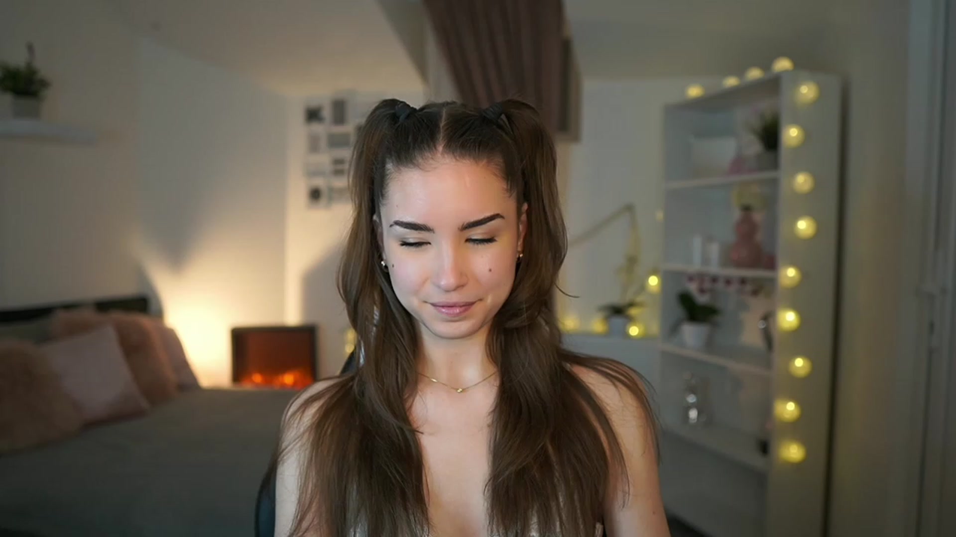 Gallery image thumbnail from Shy_jane's myfreecams stream on, 02/07/2023, 17:02 image 12 of 20