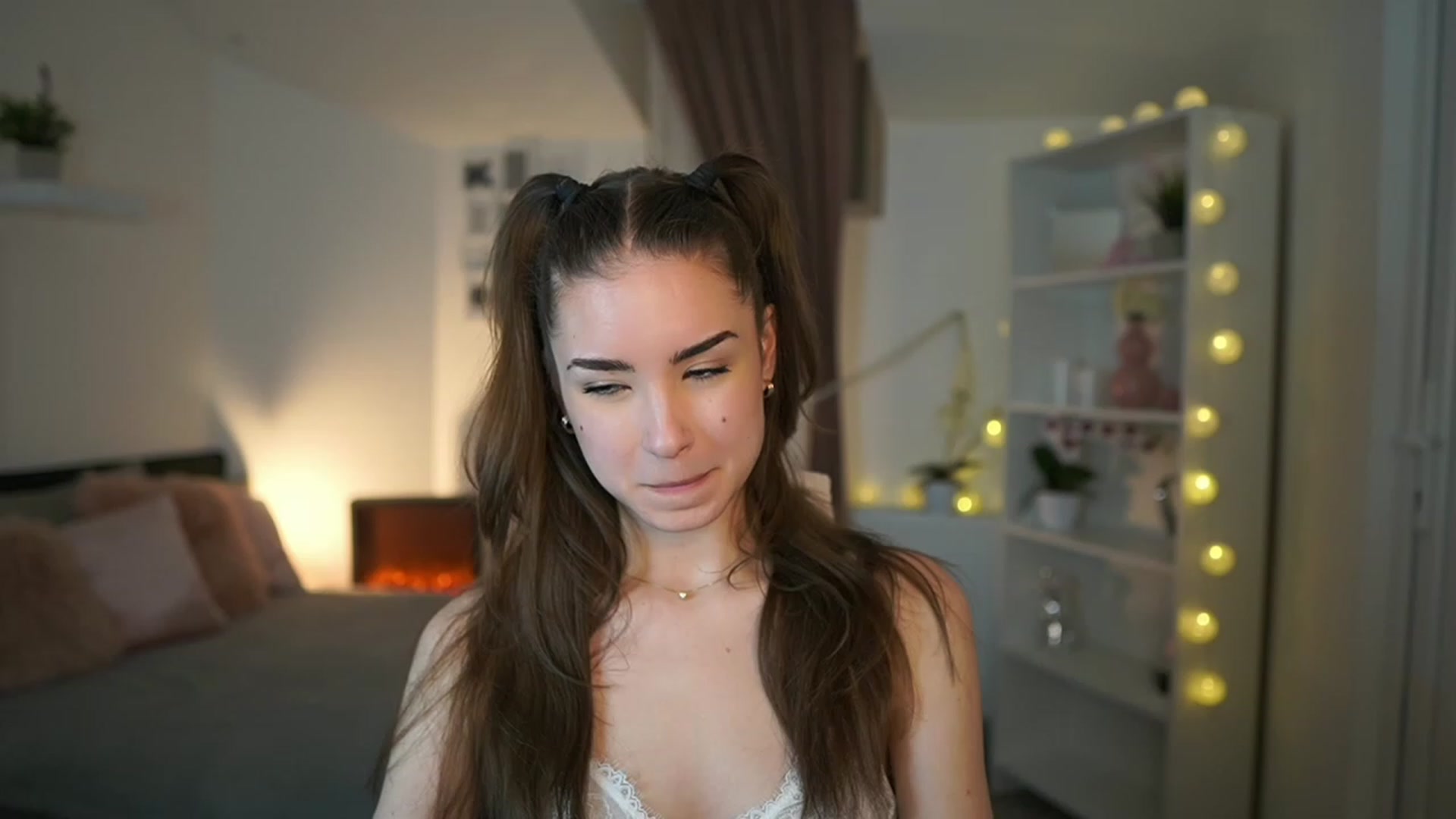 Gallery image thumbnail from Shy_jane's myfreecams stream on, 02/07/2023, 17:02 image 18 of 20