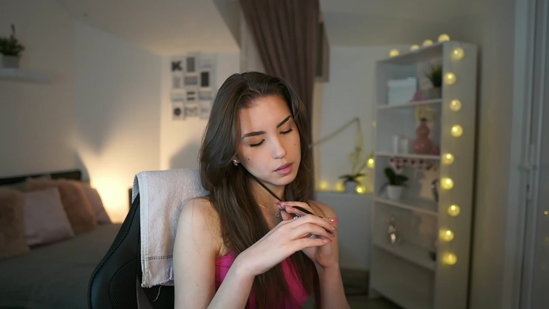 Gallery image thumbnail from Shy_jane's myfreecams stream on, 02/09/2023, 10:46 image 1 of 20