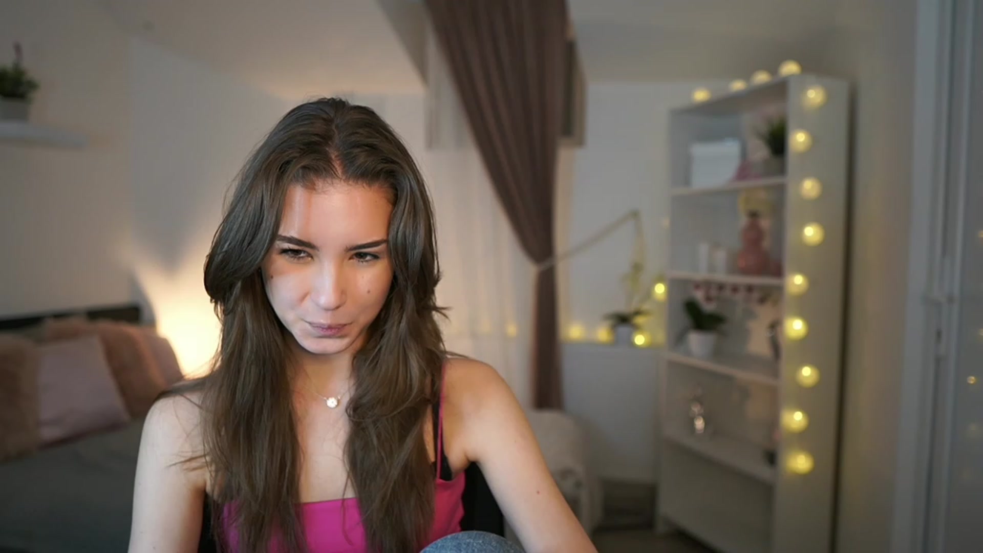 Gallery image thumbnail from Shy_jane's myfreecams stream on, 02/09/2023, 13:56 image 7 of 20