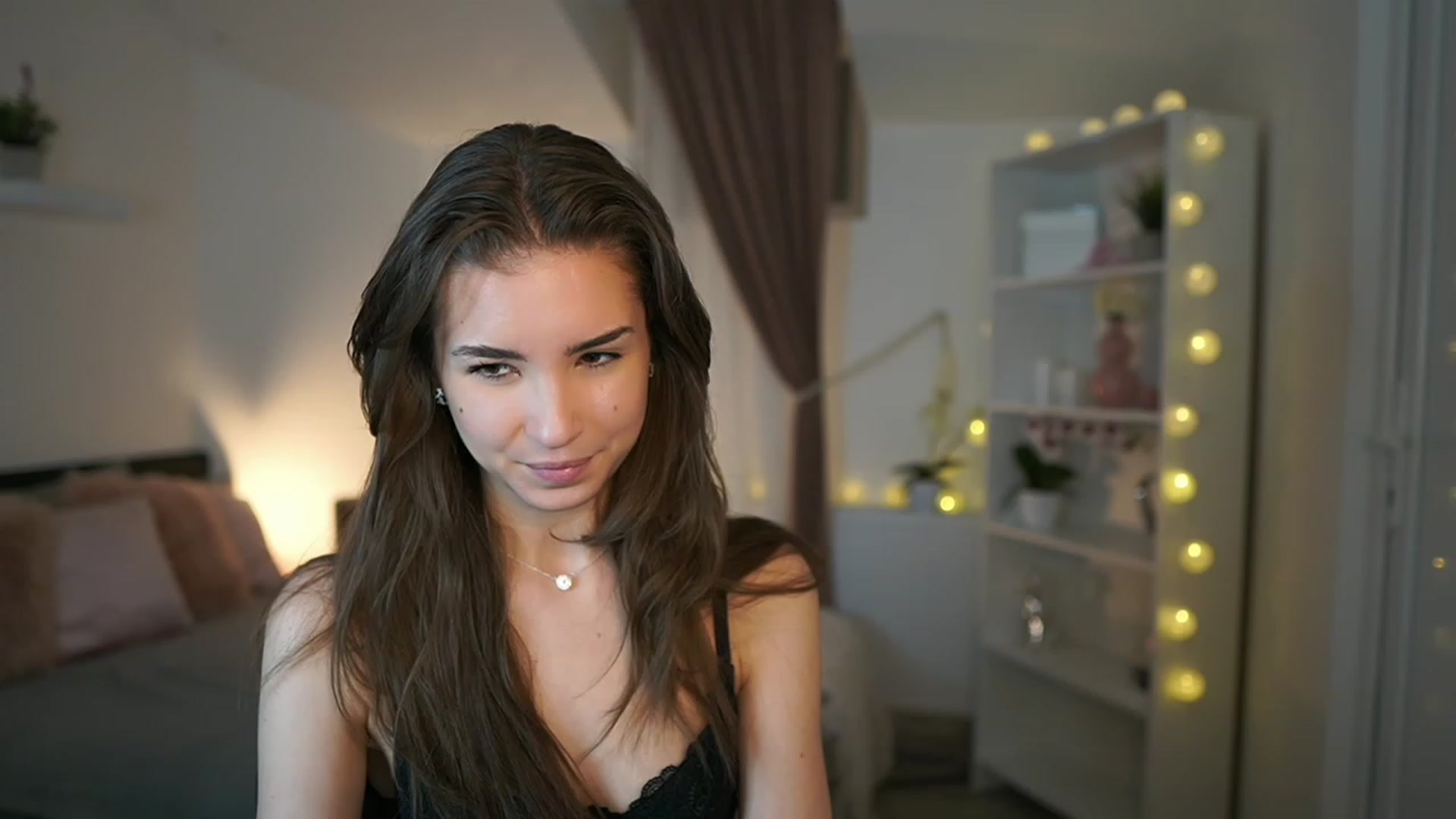 Gallery image thumbnail from Shy_jane's myfreecams stream on, 02/09/2023, 13:56 image 19 of 20