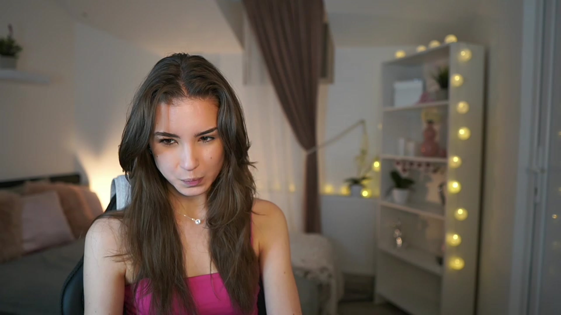 Gallery image thumbnail from Shy_jane's myfreecams stream on, 02/09/2023, 13:56 image 4 of 20