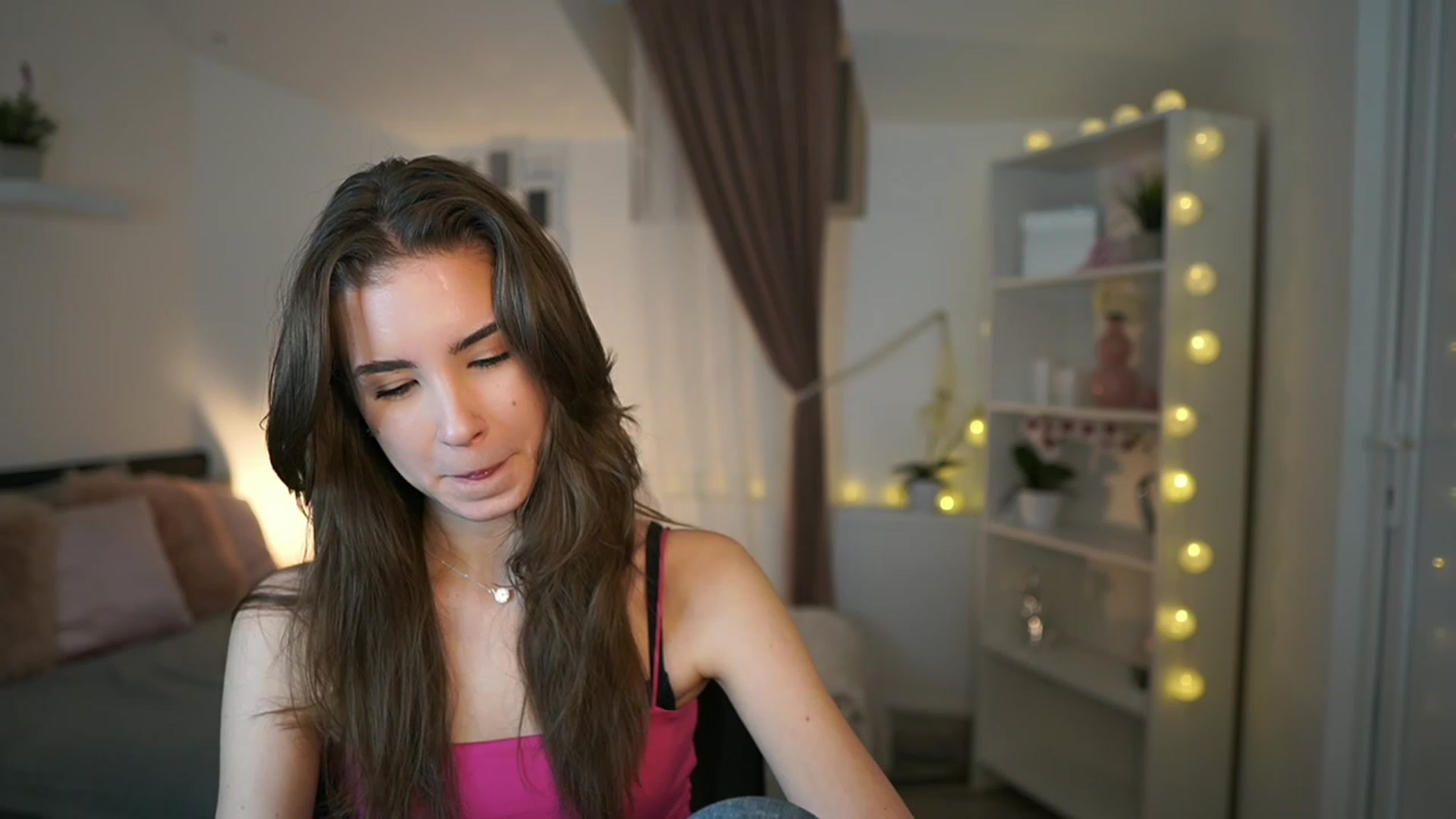Gallery image thumbnail from Shy_jane's myfreecams stream on, 02/09/2023, 13:56 image 8 of 20
