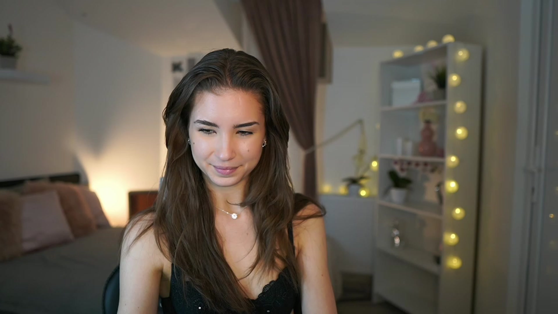 Gallery image thumbnail from Shy_jane's myfreecams stream on, 02/09/2023, 13:56 image 17 of 20