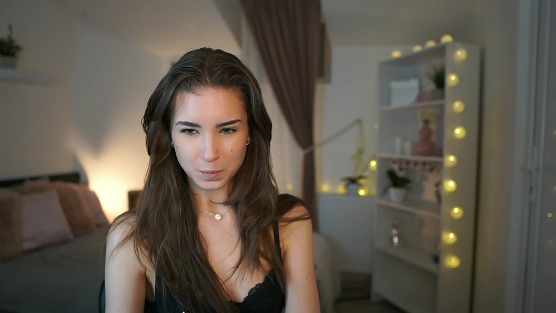 Gallery image thumbnail from Shy_jane's myfreecams stream on, 02/09/2023, 13:56 image 18 of 20