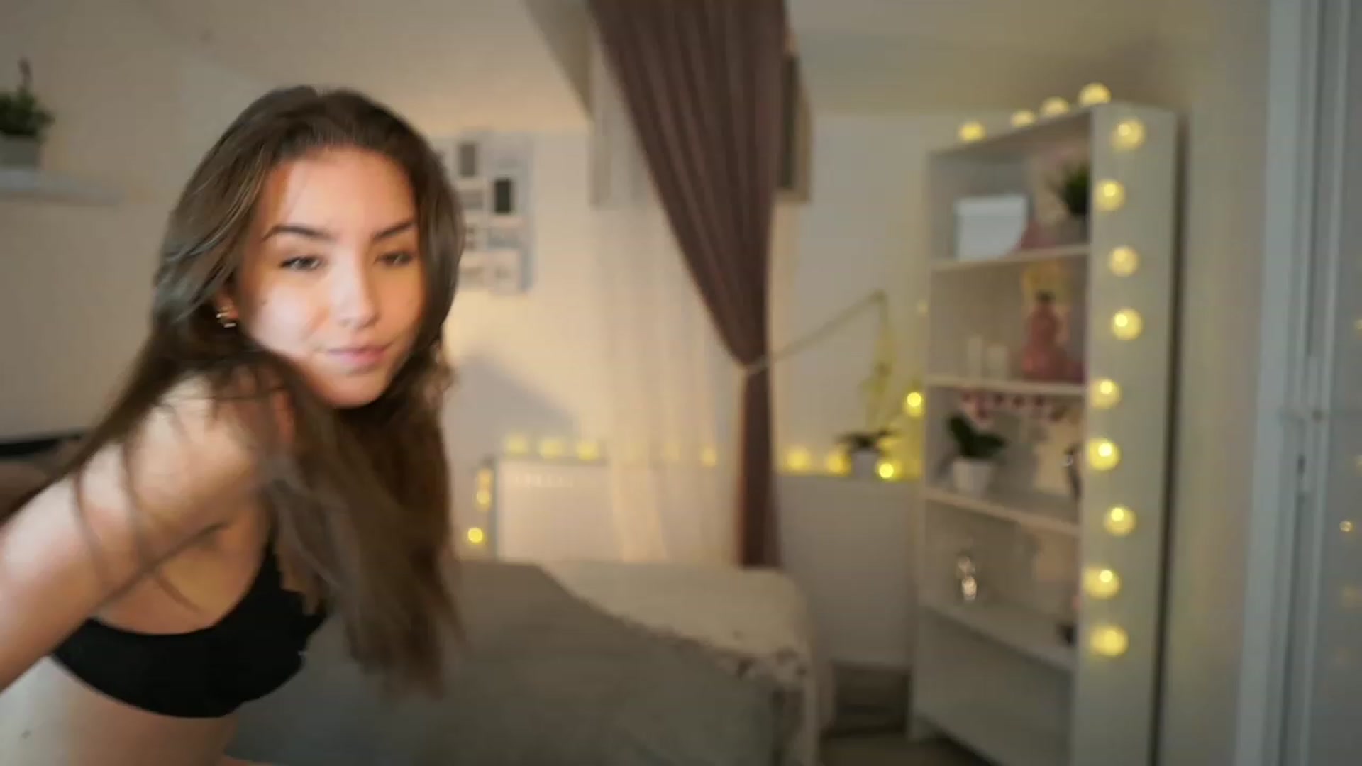 Gallery image thumbnail from Shy_jane's myfreecams stream on, 02/09/2023, 13:56 image 13 of 20