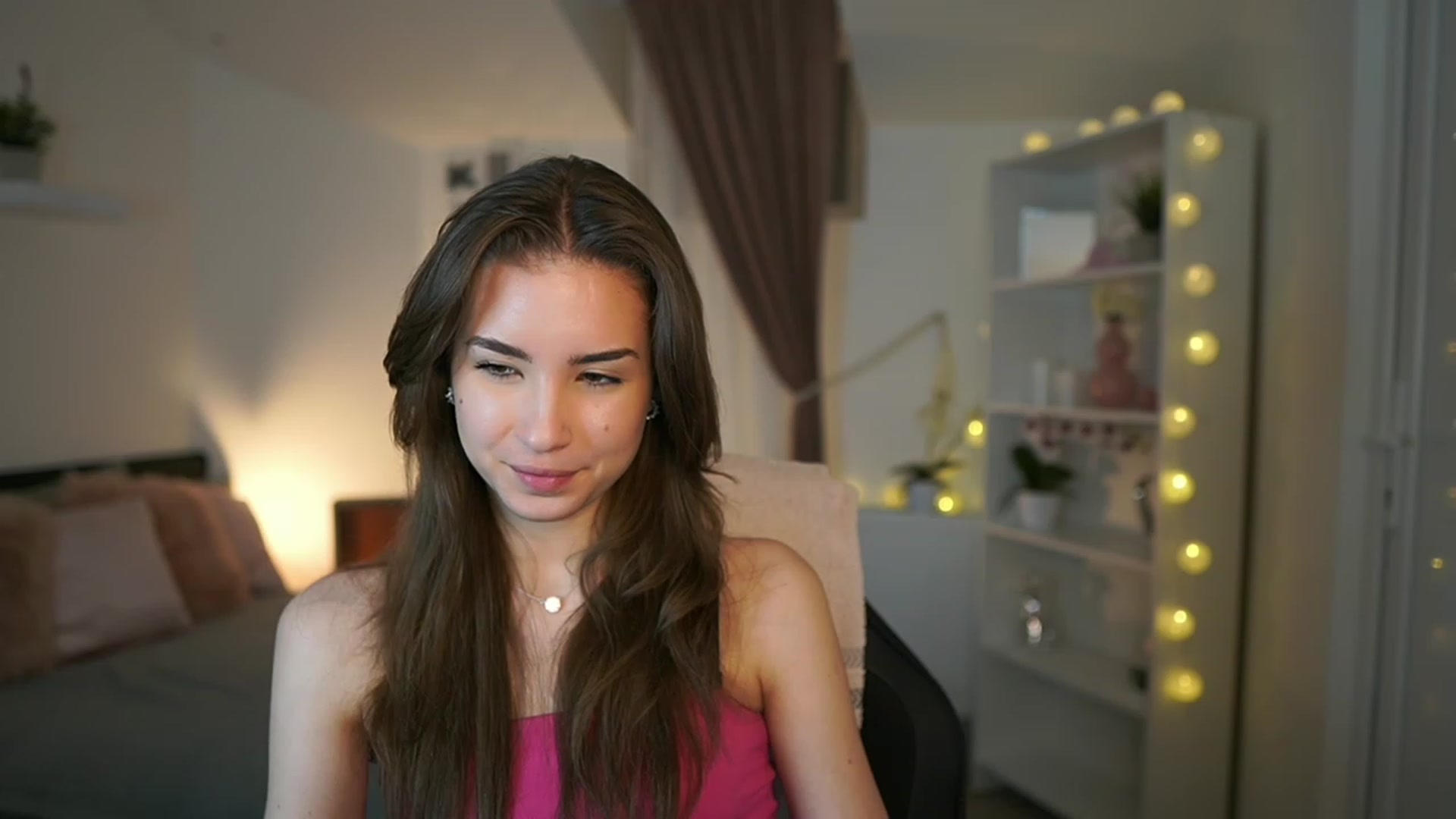 Gallery image thumbnail from Shy_jane's myfreecams stream on, 02/09/2023, 15:09 image 17 of 20