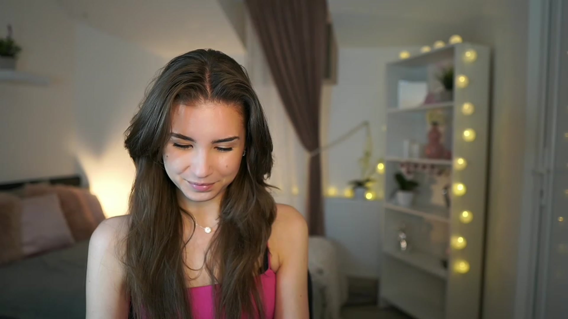 Gallery image thumbnail from Shy_jane's myfreecams stream on, 02/09/2023, 15:09 image 6 of 20