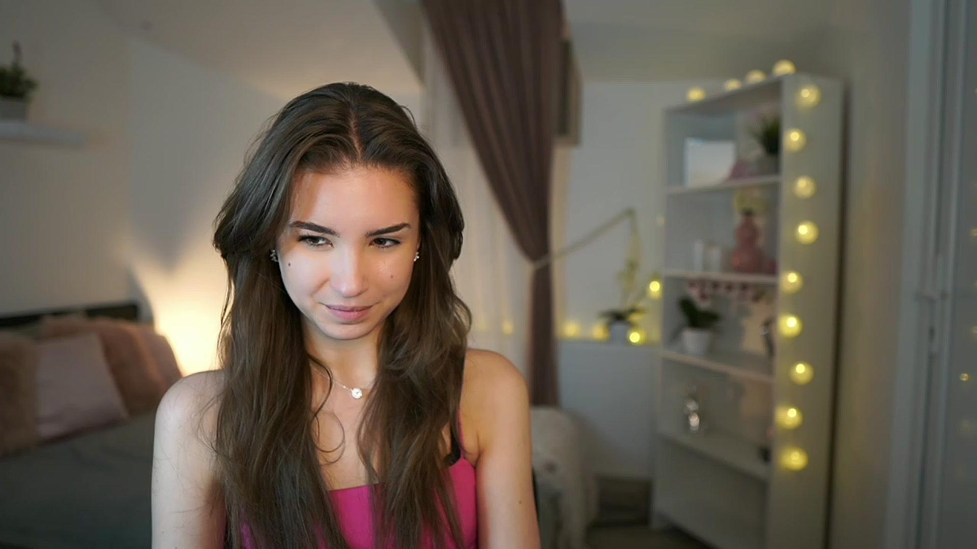 Gallery image thumbnail from Shy_jane's myfreecams stream on, 02/09/2023, 15:09 image 2 of 20