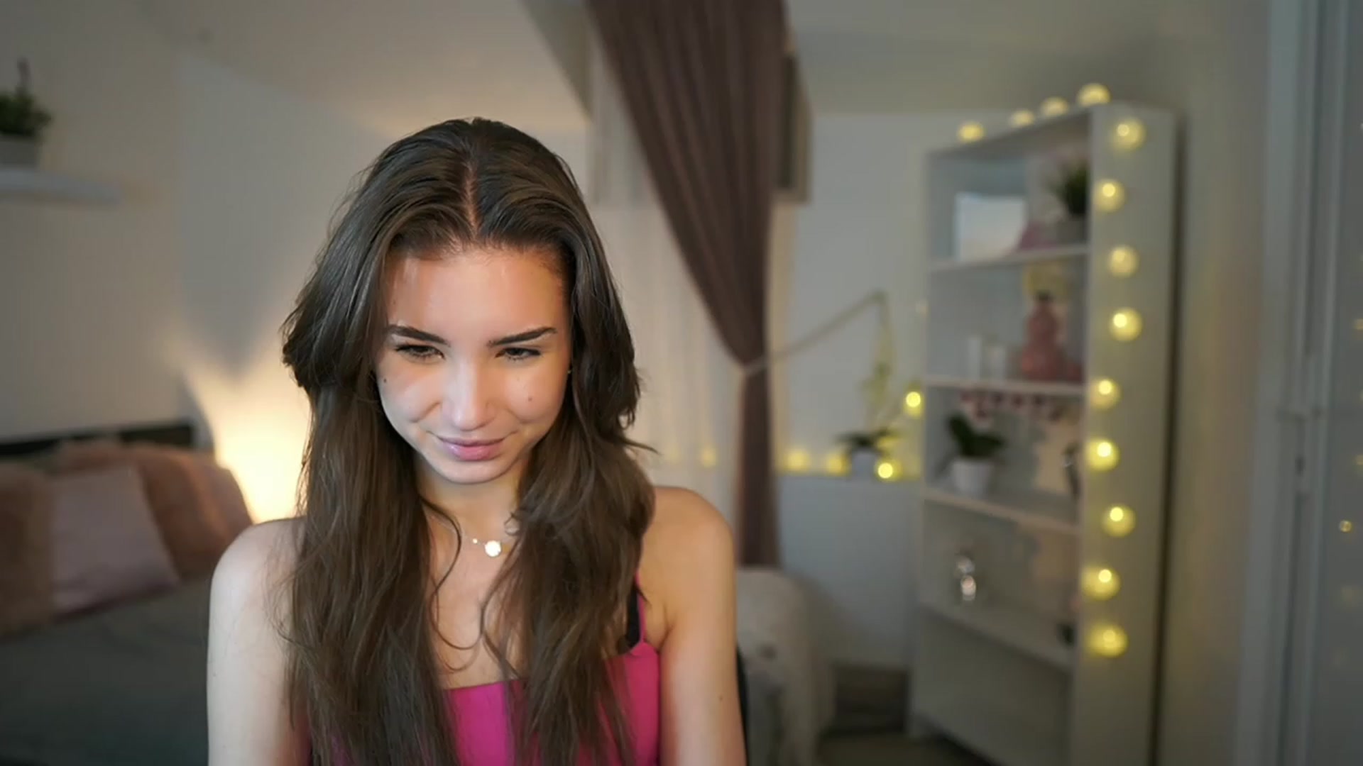 Gallery image thumbnail from Shy_jane's myfreecams stream on, 02/09/2023, 15:09 image 7 of 20