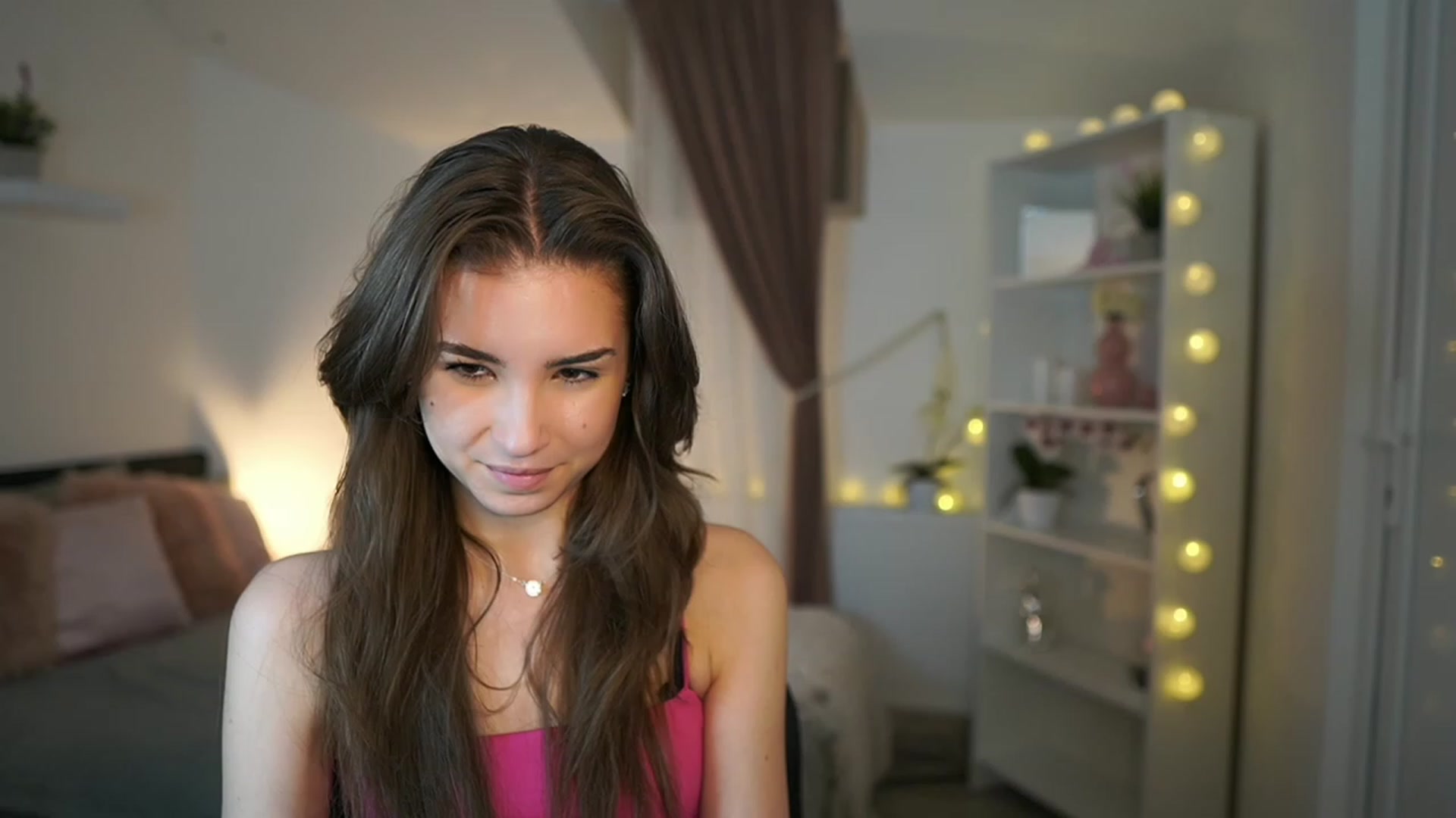 Gallery image thumbnail from Shy_jane's myfreecams stream on, 02/09/2023, 15:09 image 5 of 20